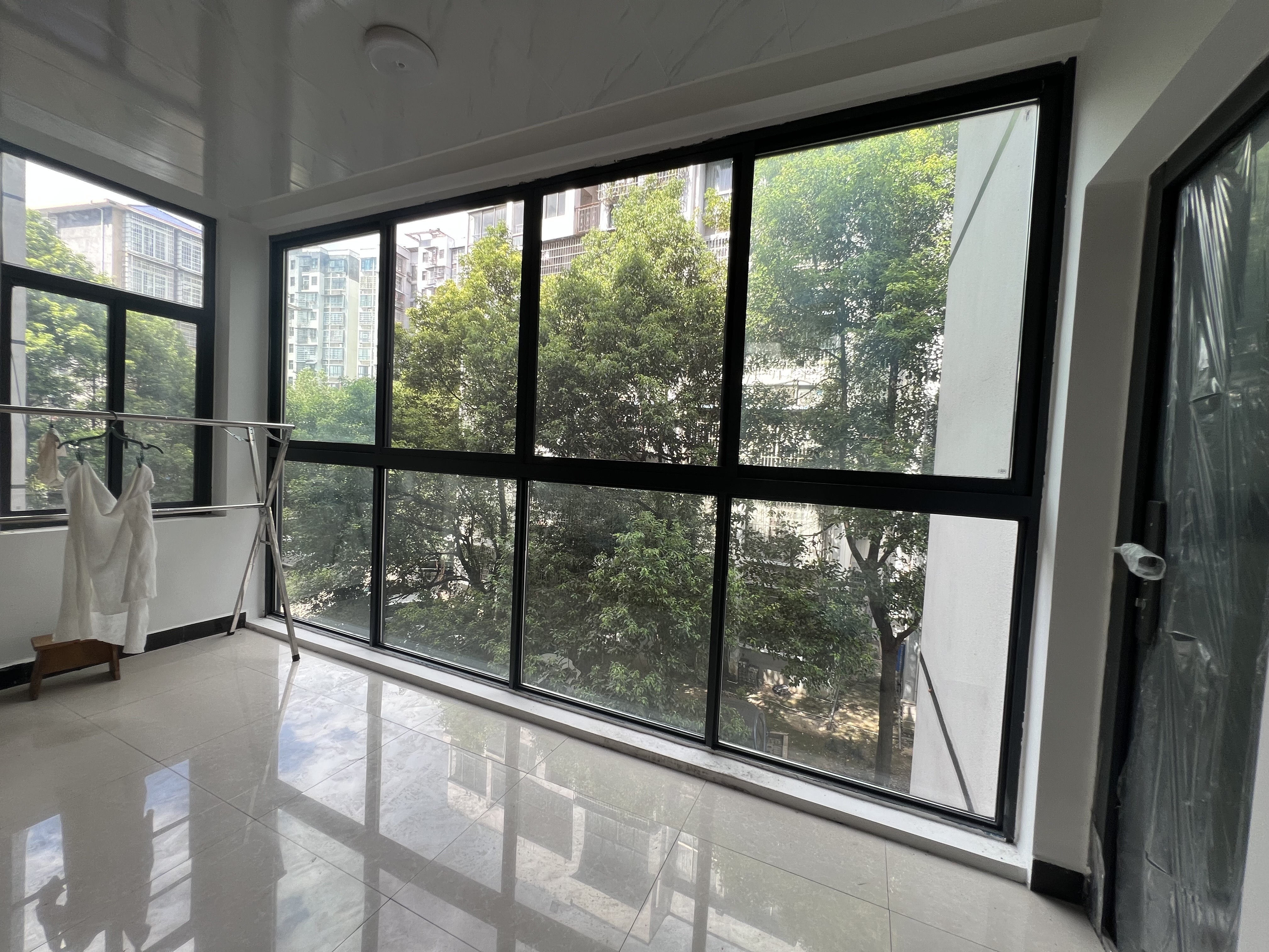 水榭花都 3室2厅2卫 58.8万 水榭花都 3室2厅2卫 58.8万客厅