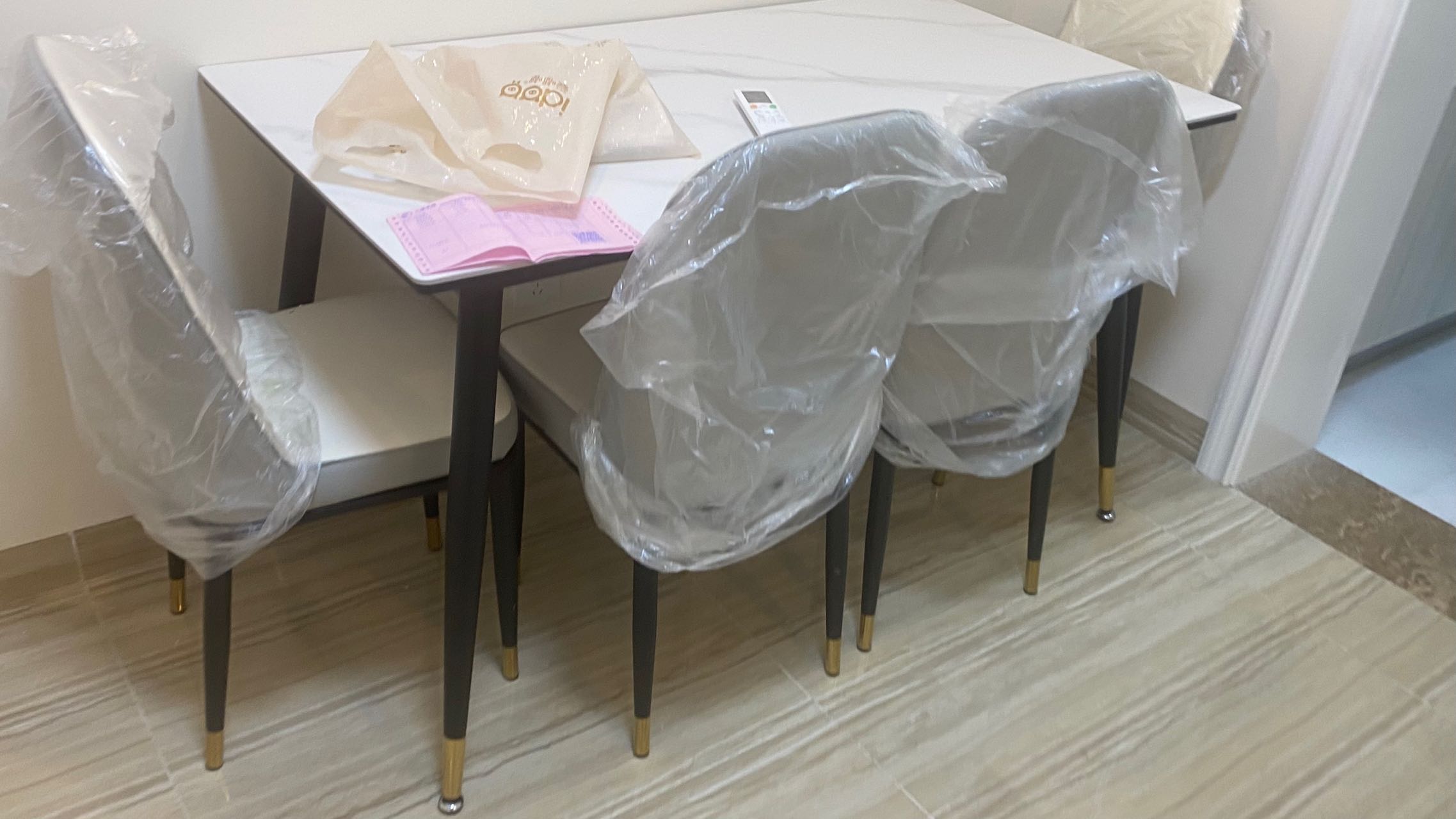 滨江世纪佳城(北区) 3室2厅2卫 2900.0元/月 滨江世纪佳城(北区) 3室2厅2卫 2900.0元/月室内图