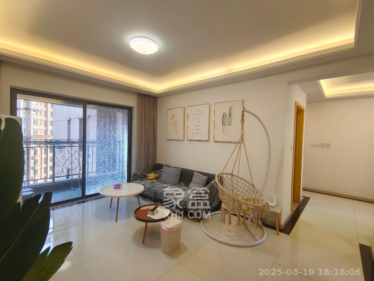 珠江郦城薰衣道  3室2厅1卫   2300.00元/月室内图