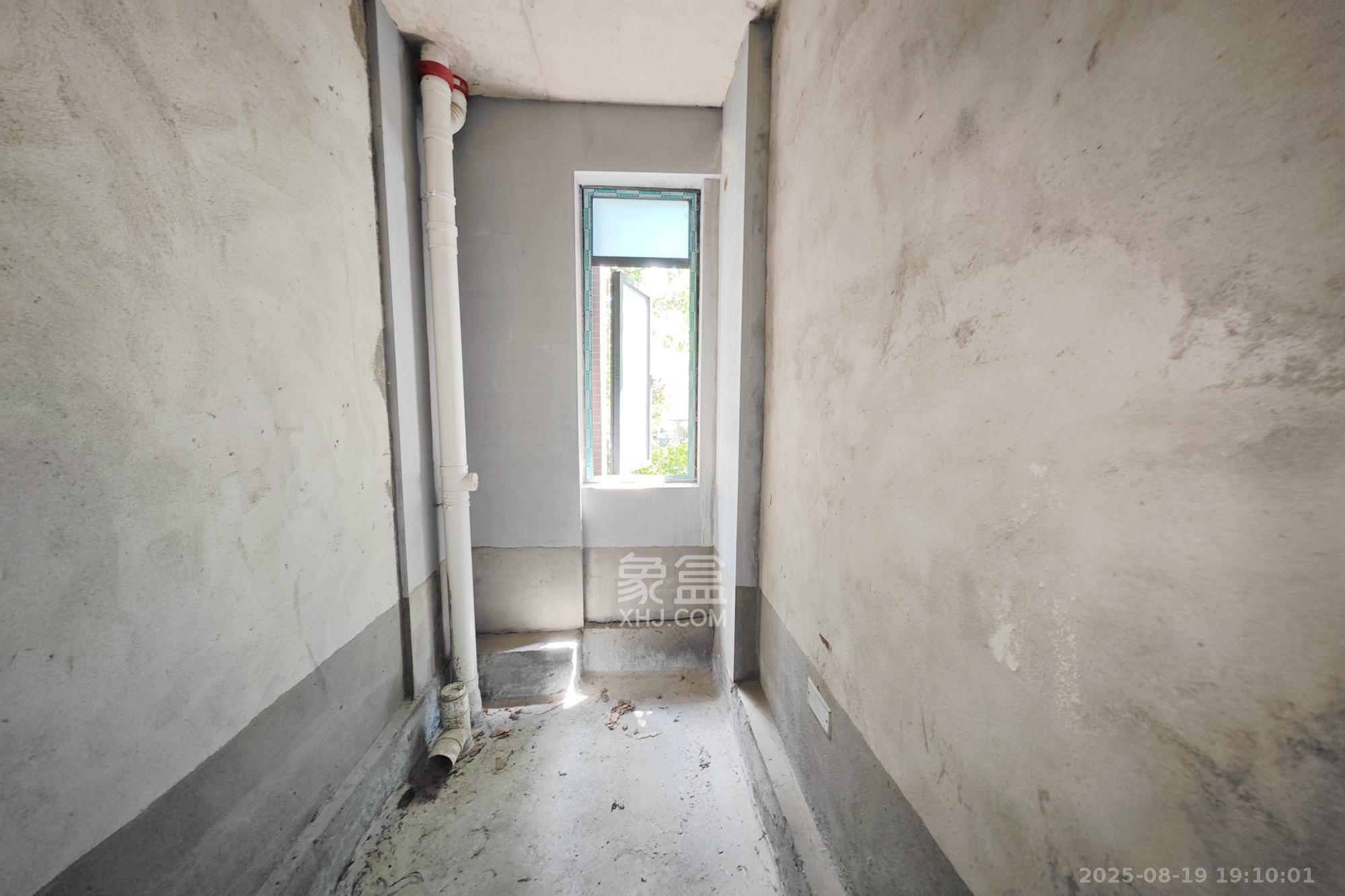 新城新世界四期柏樾  4室2厅2卫    149.0万其他