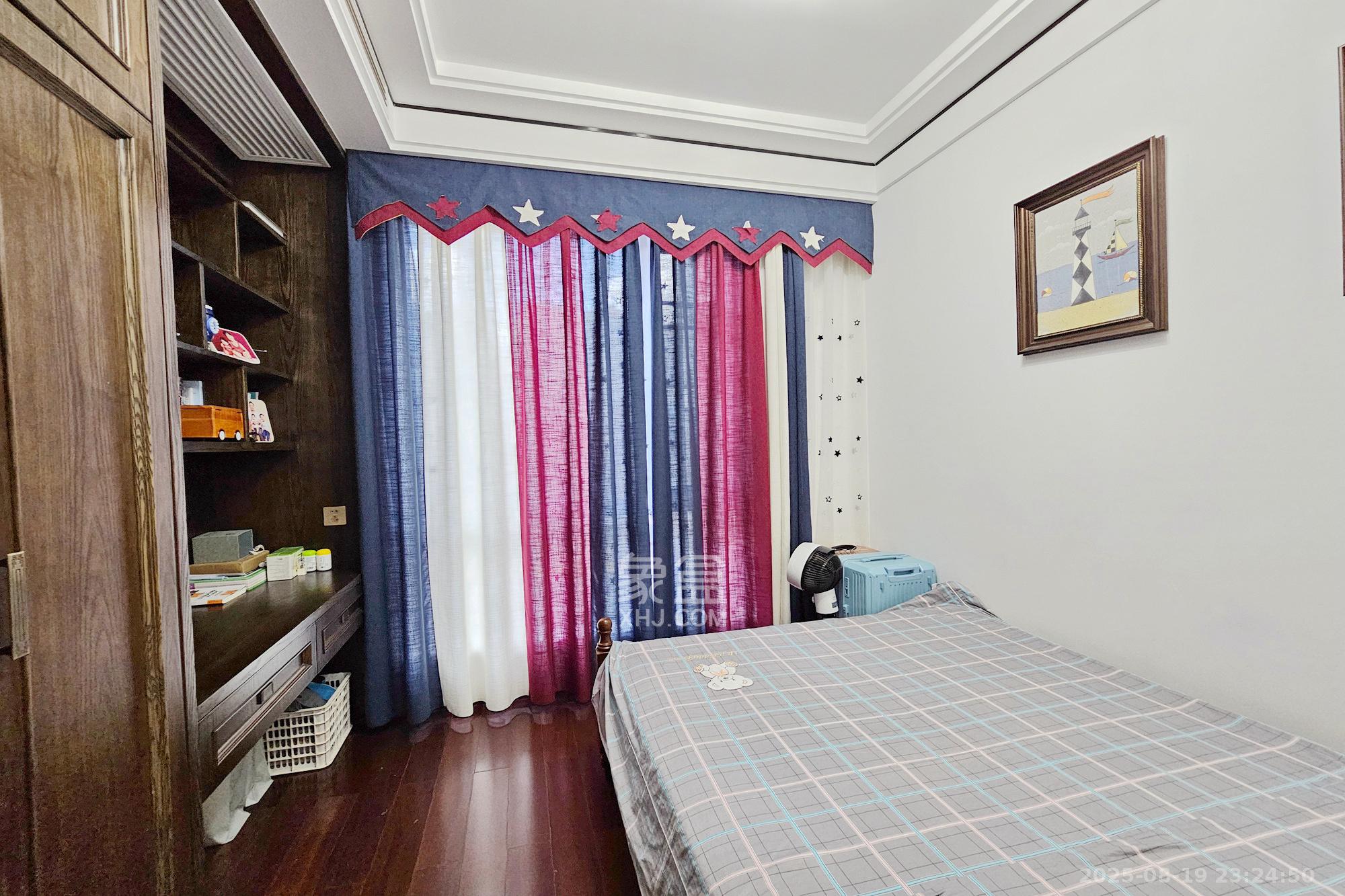 明昇壹城（明昇时代广场）一期  4室2厅2卫    358.0万卧室