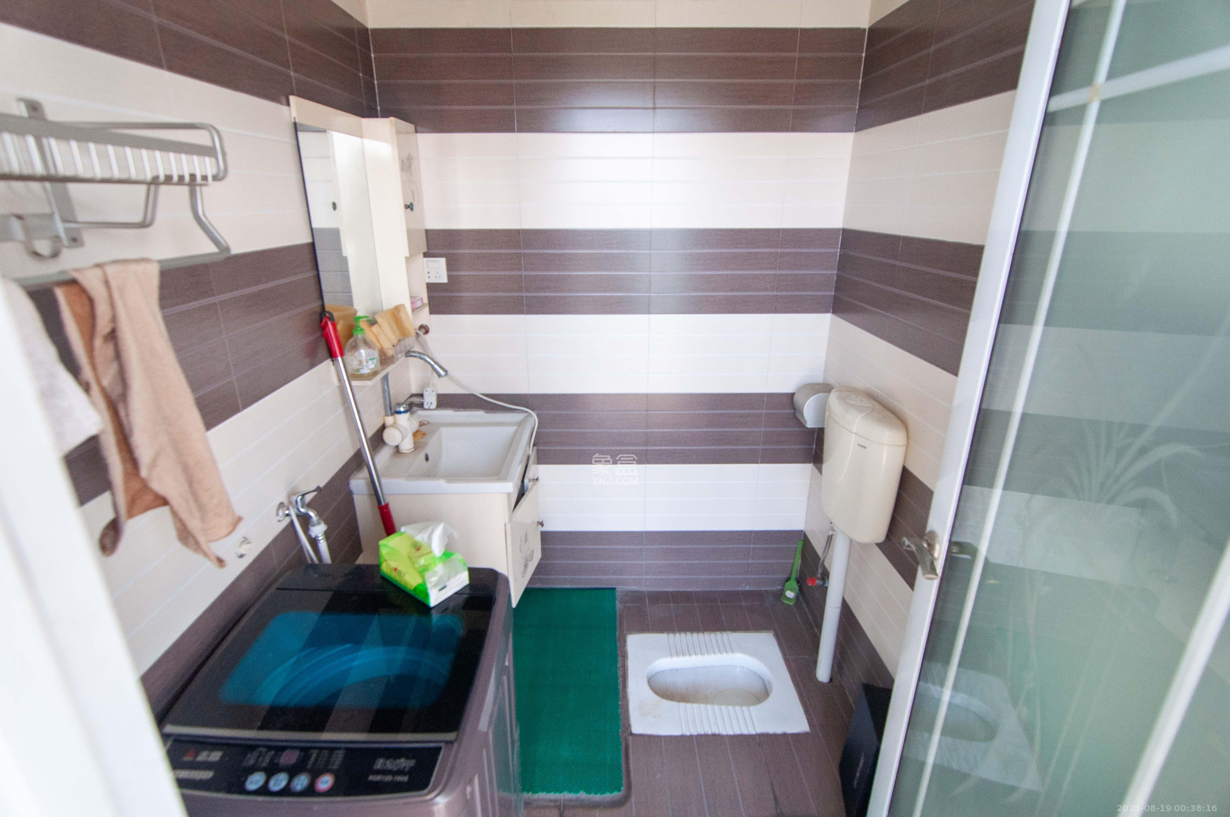 麓景裕园  4室2厅2卫    110.0万 麓景裕园  4室2厅2卫    110.0万卫生间