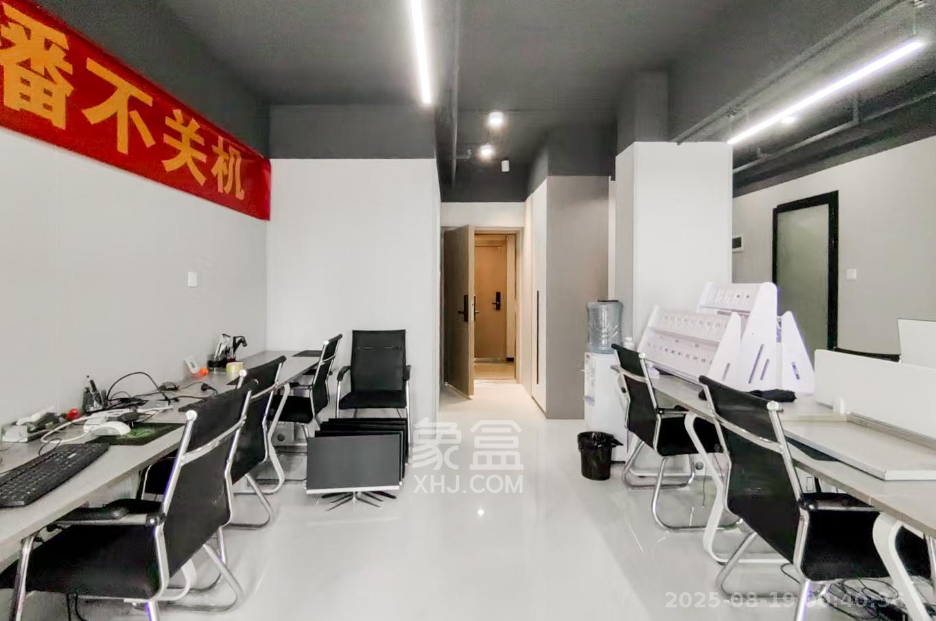 卓越浅水湾 1室0厅0卫 26.0万 卓越浅水湾 1室0厅0卫 26.0万客厅