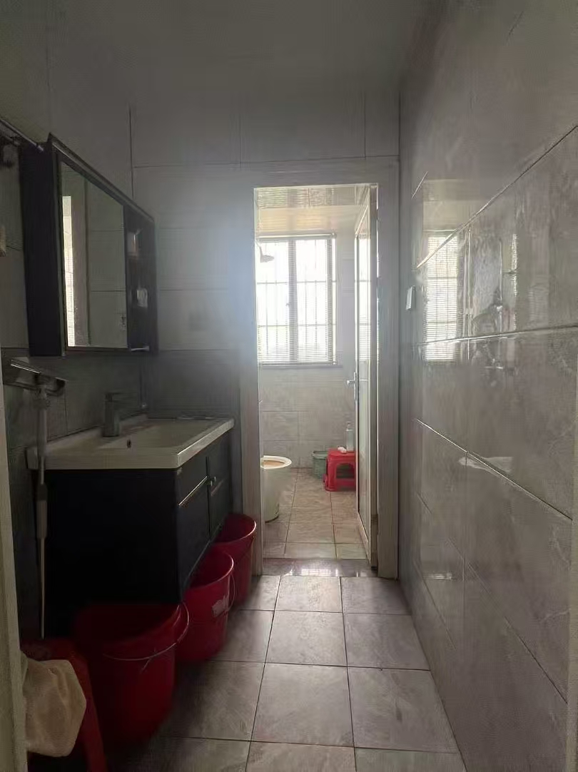 家顺花园  3室2厅2卫    116.0万 家顺花园  3室2厅2卫    116.0万室内图