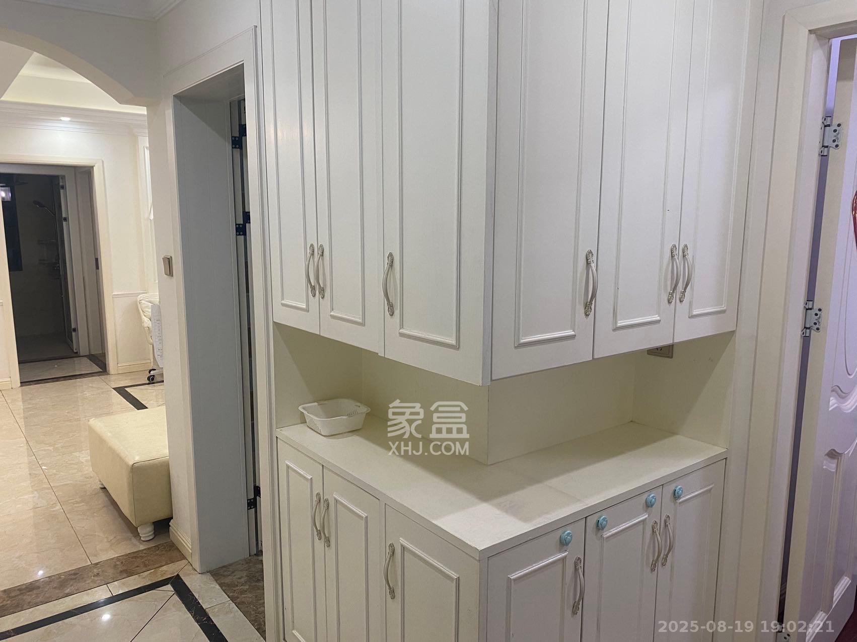 荣泰广场 1室0厅0卫 3000.0元/月 荣泰广场 1室0厅0卫 3000.0元/月室内图