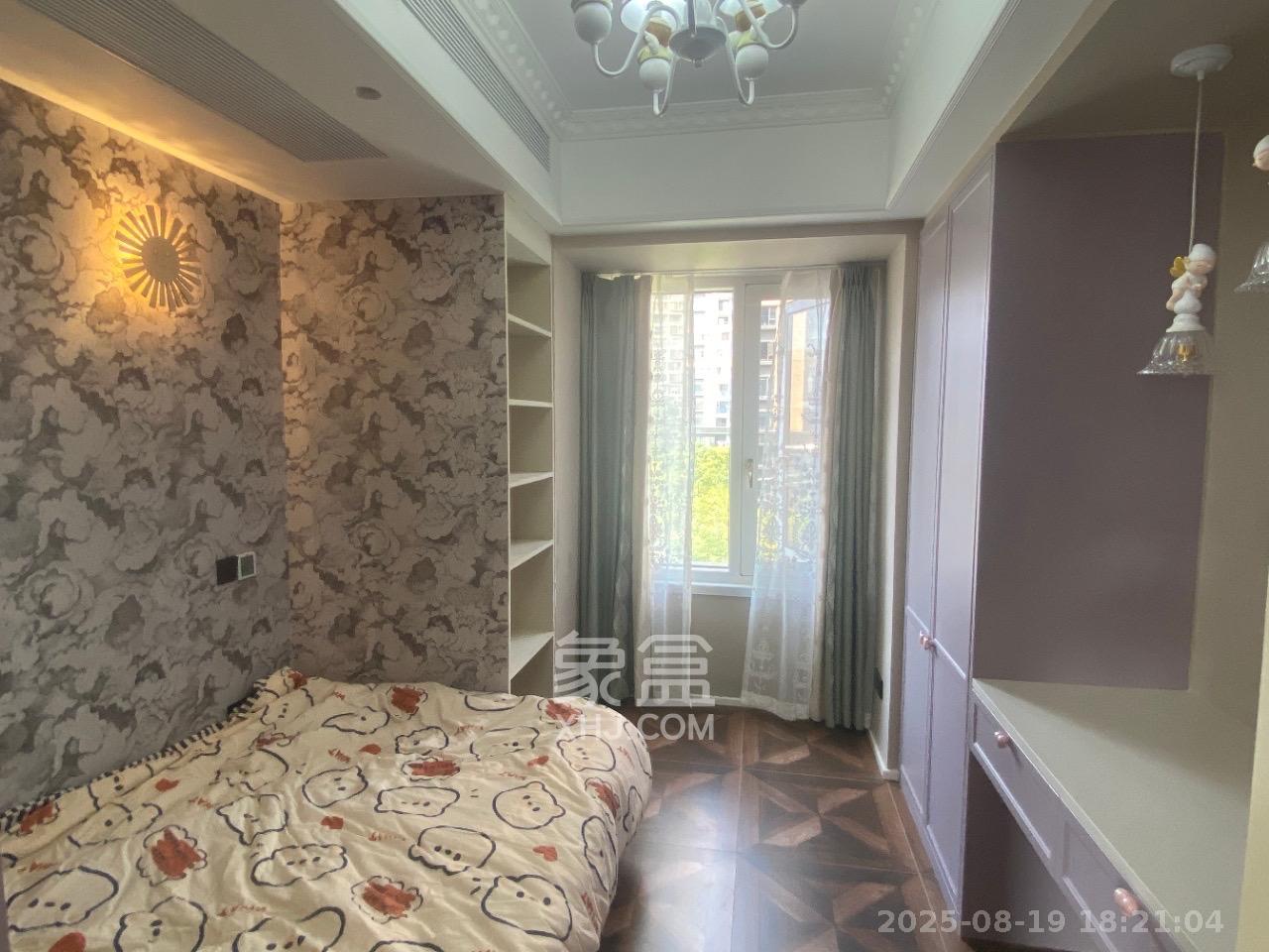 天健城 3室2厅2卫 8000.0元/月 天健城 3室2厅2卫 8000.0元/月室内图