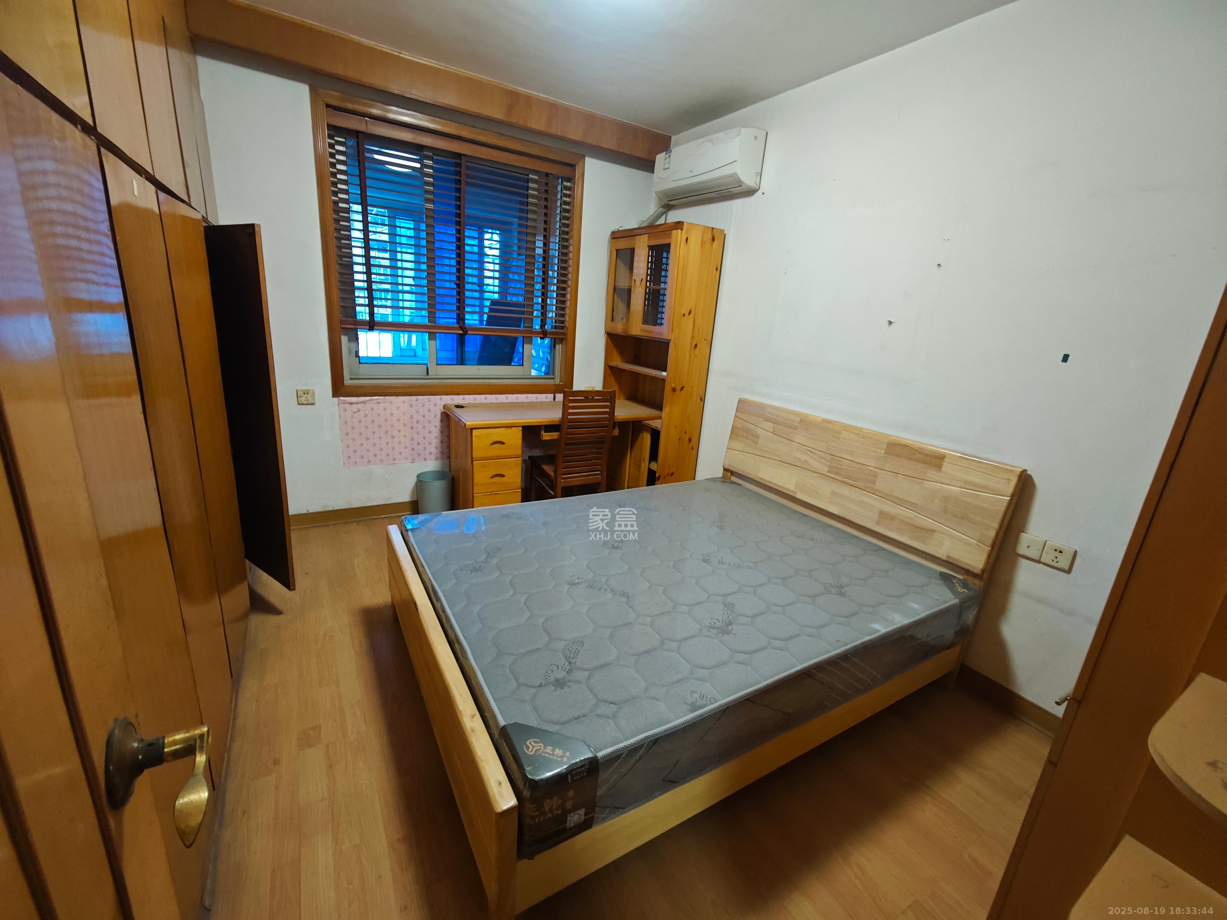 东风二村社区绸厂宿舍 2室1厅1卫 1700.0元/月 东风二村社区绸厂宿舍 2室1厅1卫 1700.0元/月室内图