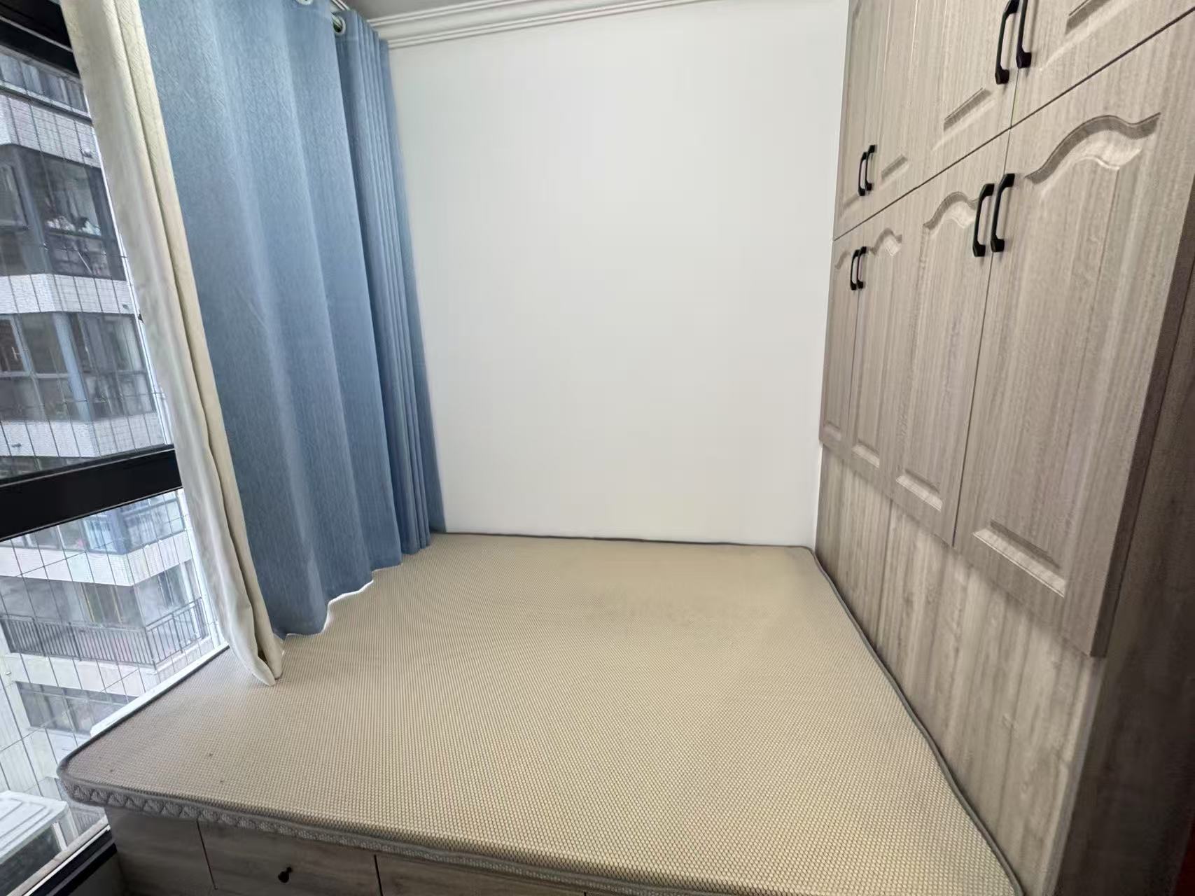 珠江愉景新城  3室2厅1卫   2400.00元/月
