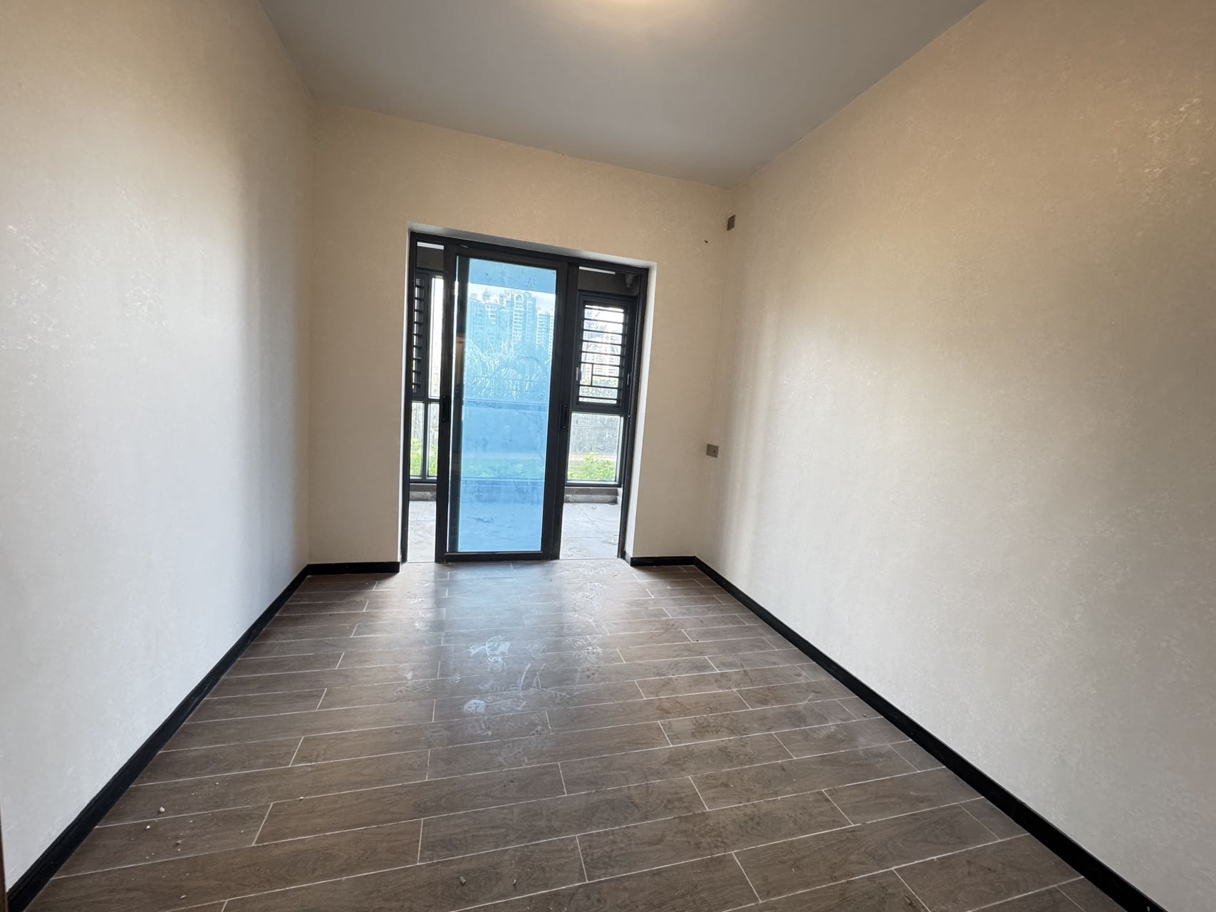 碧桂园公园上城 4室2厅2卫 3500.0元/月 碧桂园公园上城 4室2厅2卫 3500.0元/月室内图