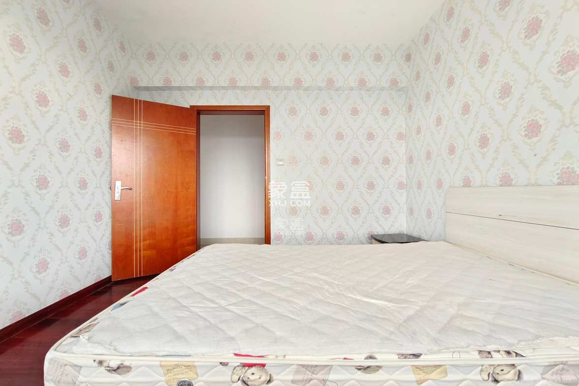 银港水晶城 3室2厅2卫 2800.0元/月 银港水晶城 3室2厅2卫 2800.0元/月室内图