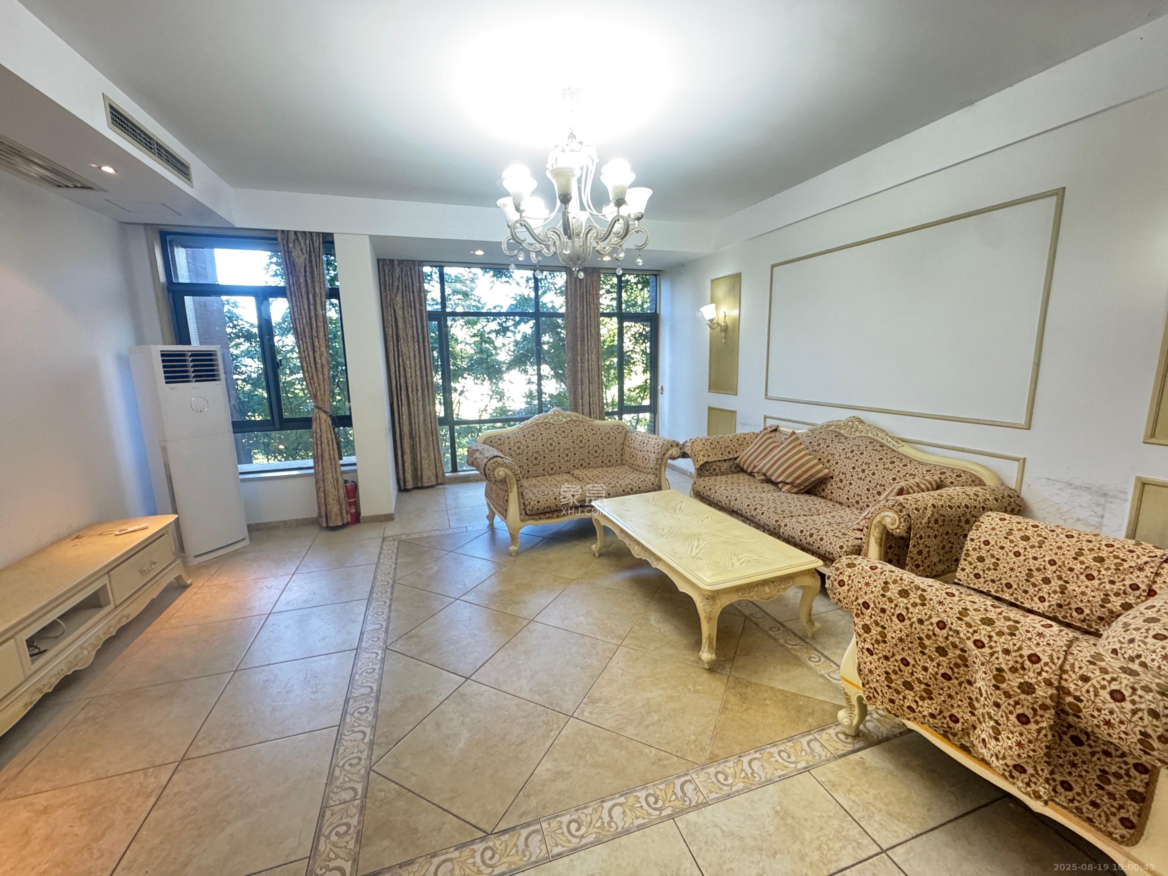 西山汇景一、二期 4室3厅3卫 8500.0元/月 西山汇景一、二期 4室3厅3卫 8500.0元/月室内图