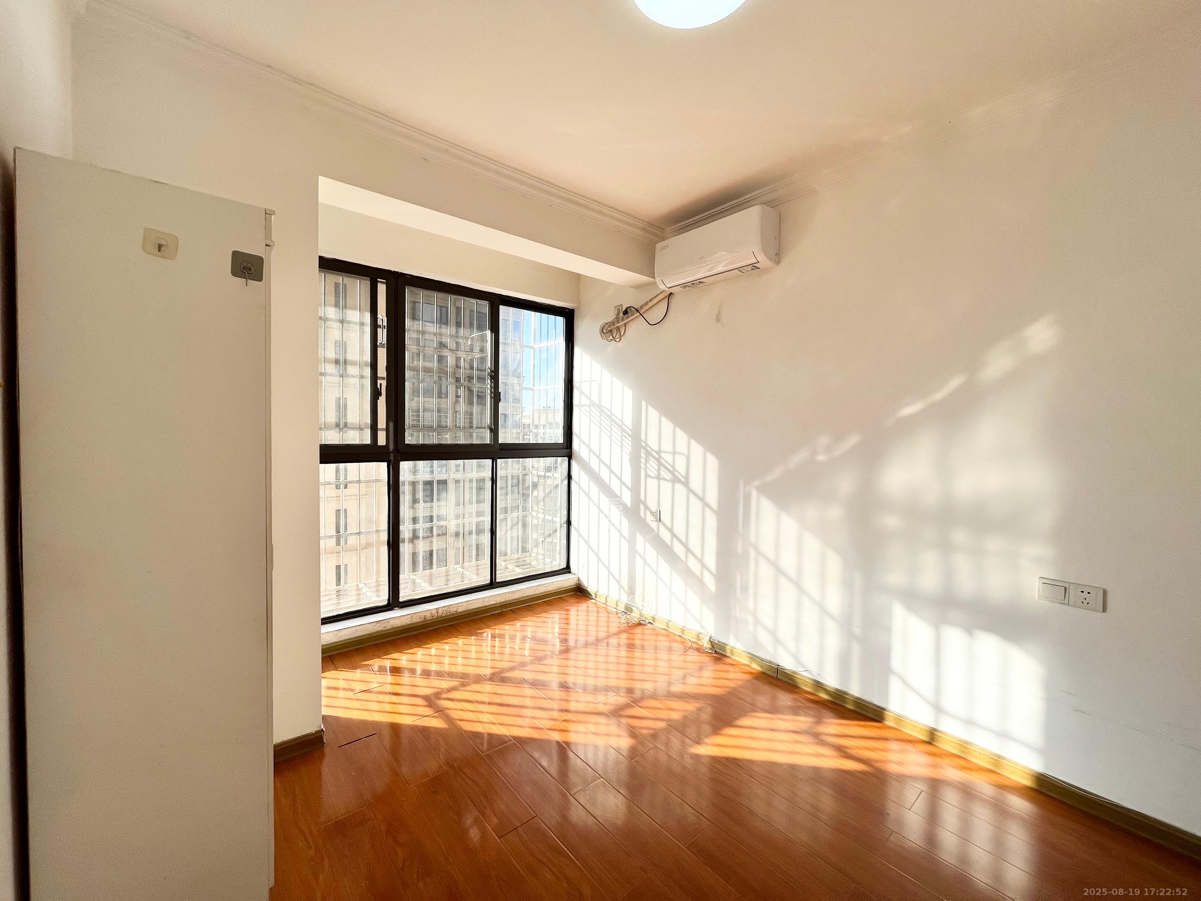 保利麓谷林语E区 4室2厅2卫 2600.0元/月 保利麓谷林语E区 4室2厅2卫 2600.0元/月室内图