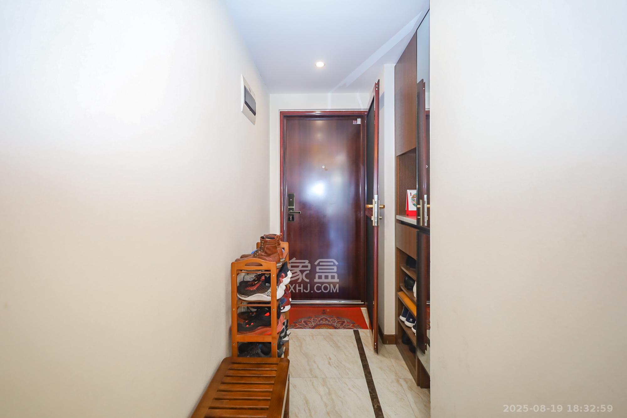 万科里金域国际  3室2厅2卫    180.0万其他