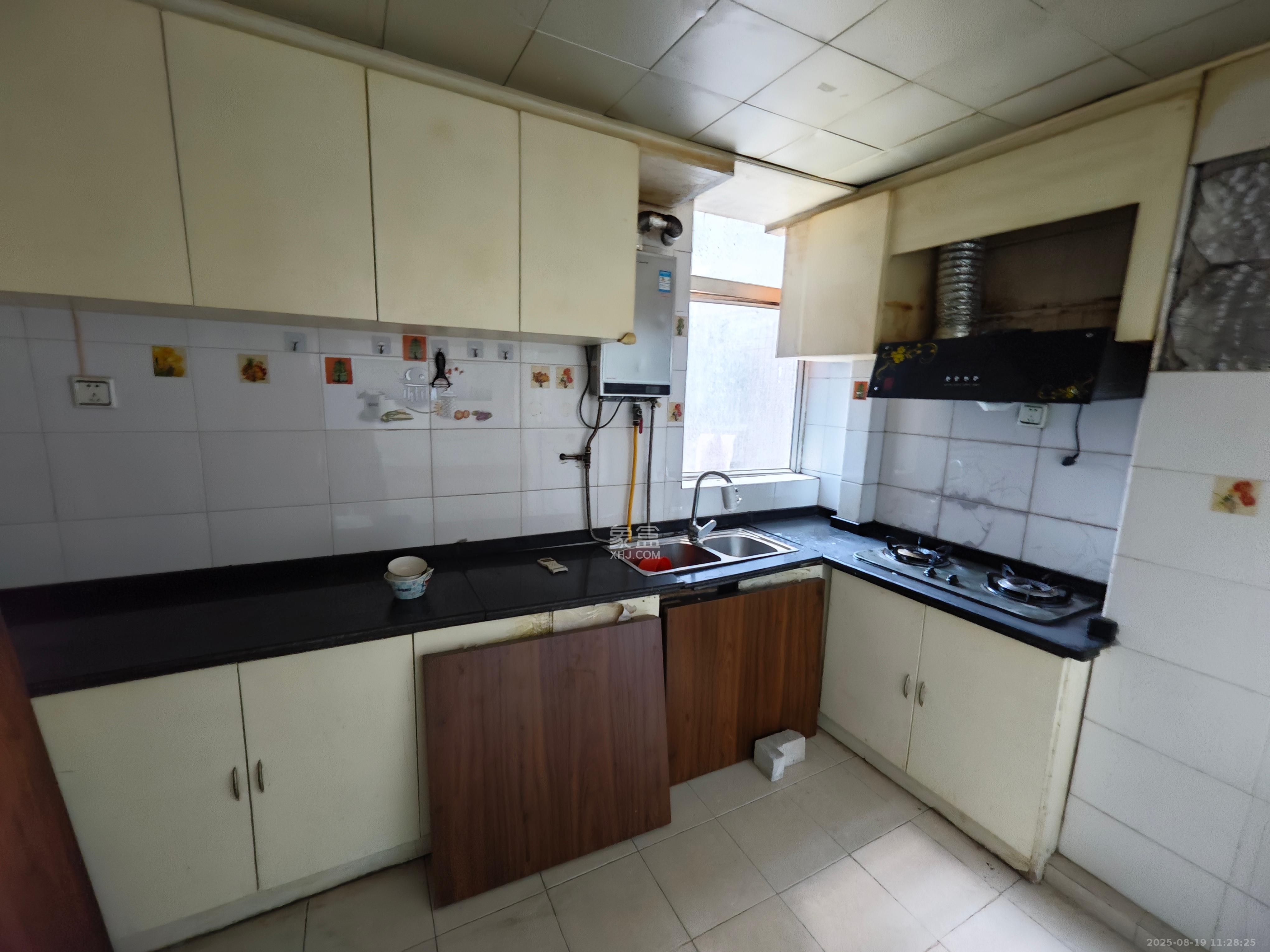 华海3C(天心电子世界) 3室2厅1卫 2600.0元/月 华海3C(天心电子世界) 3室2厅1卫 2600.0元/月室内图