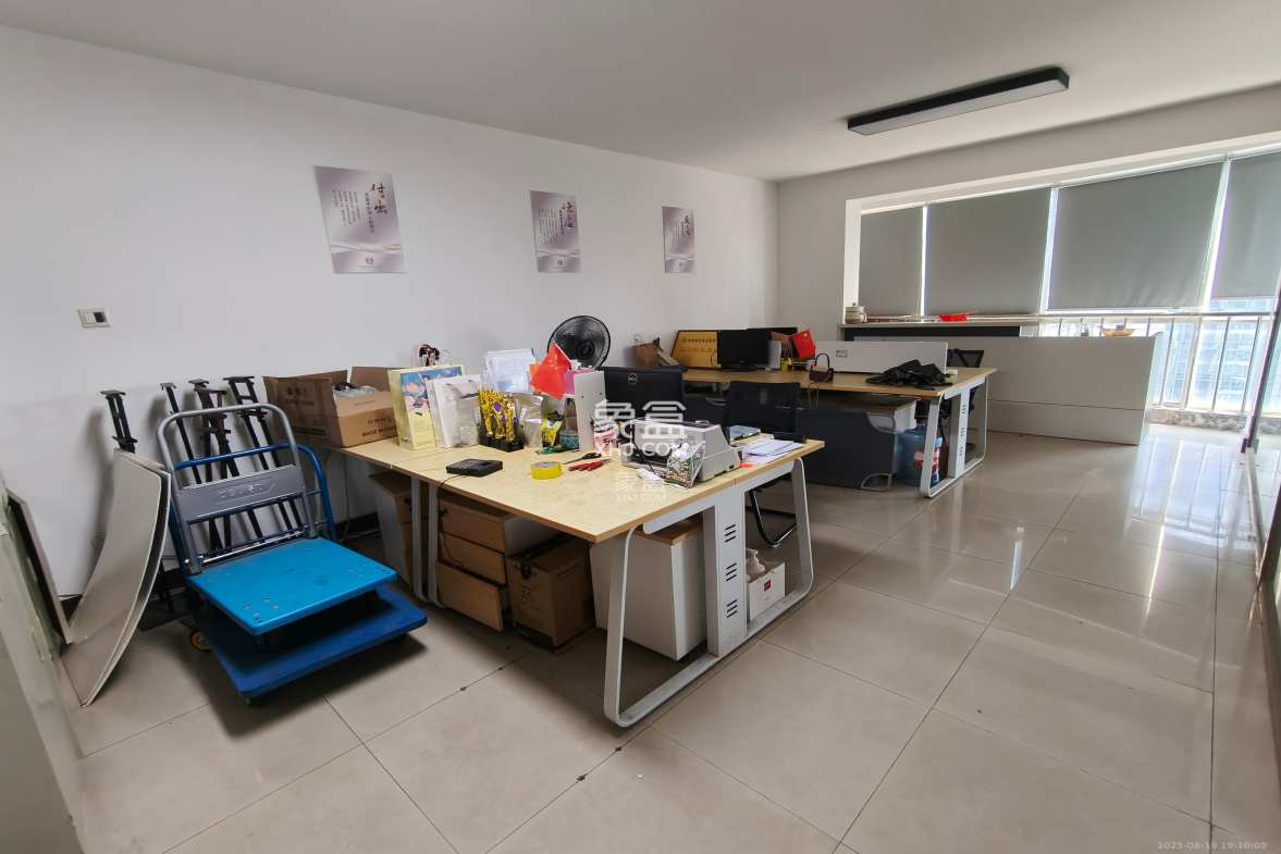 湖南财富中心  3室1厅1卫    5000.0元/月 湖南财富中心  3室1厅1卫    5000.0元/月室内图