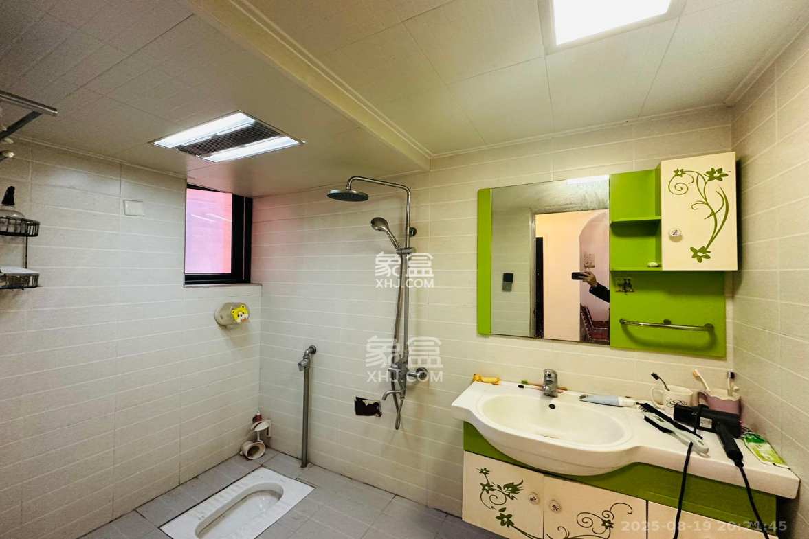 东玺门  2室1厅1卫    2500.0元/月 东玺门  2室1厅1卫    2500.0元/月室内图