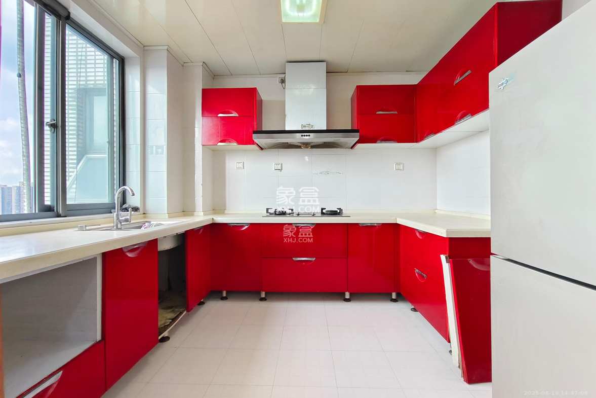 银港水晶城 3室2厅2卫 2800.0元/月 银港水晶城 3室2厅2卫 2800.0元/月室内图