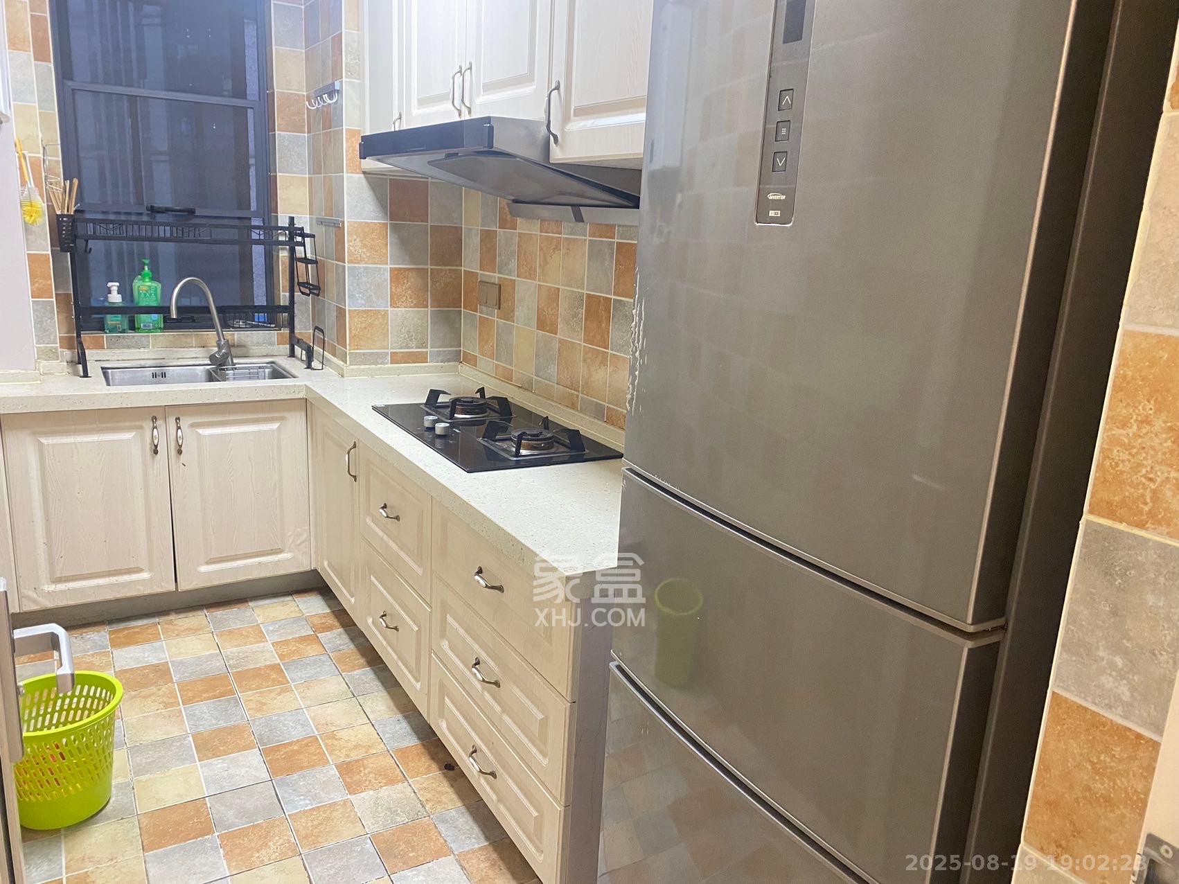 荣泰广场 1室0厅0卫 3000.0元/月 荣泰广场 1室0厅0卫 3000.0元/月室内图