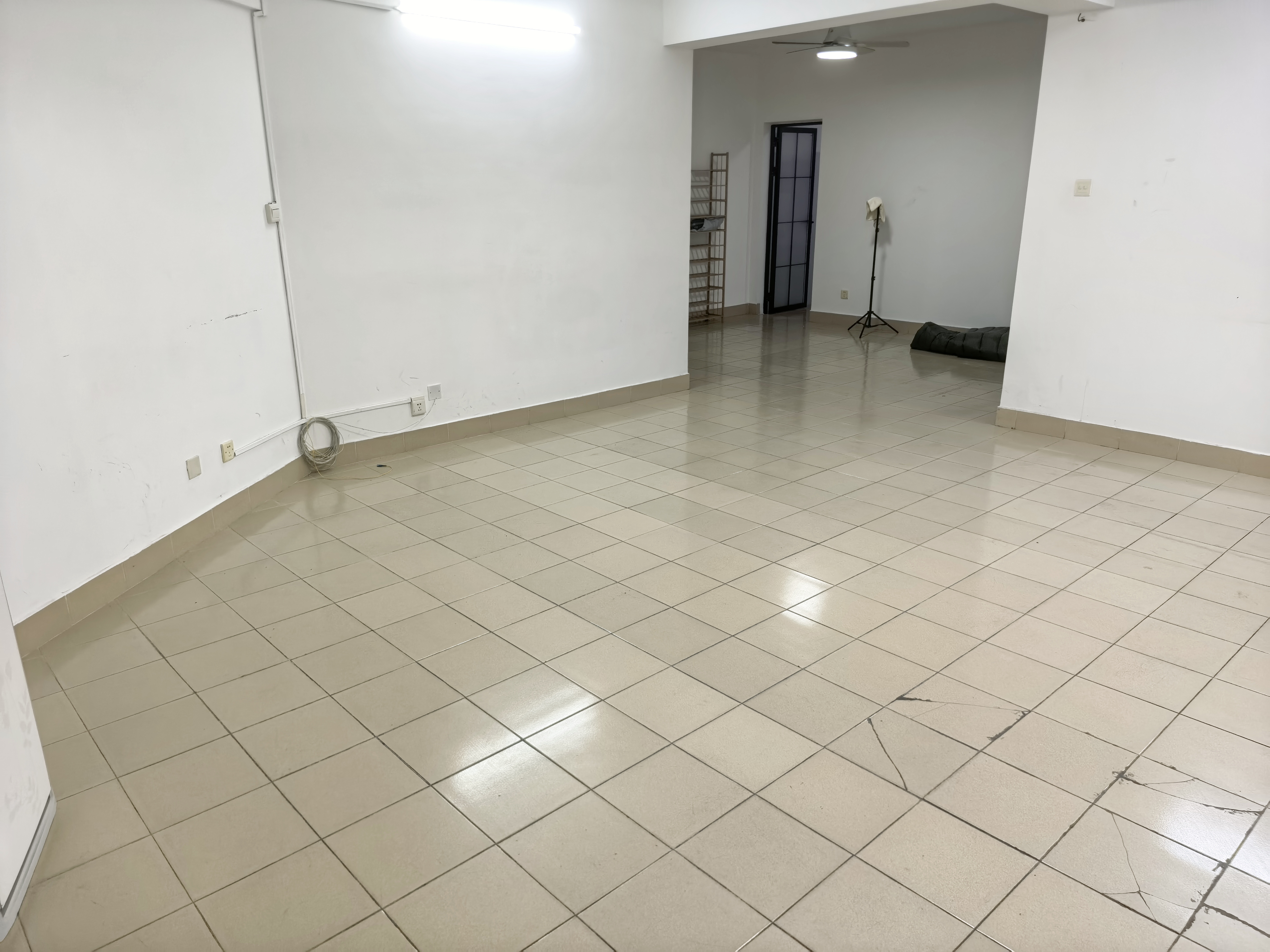 中盐大厦  3室2厅1卫   2800.00元/月户型图