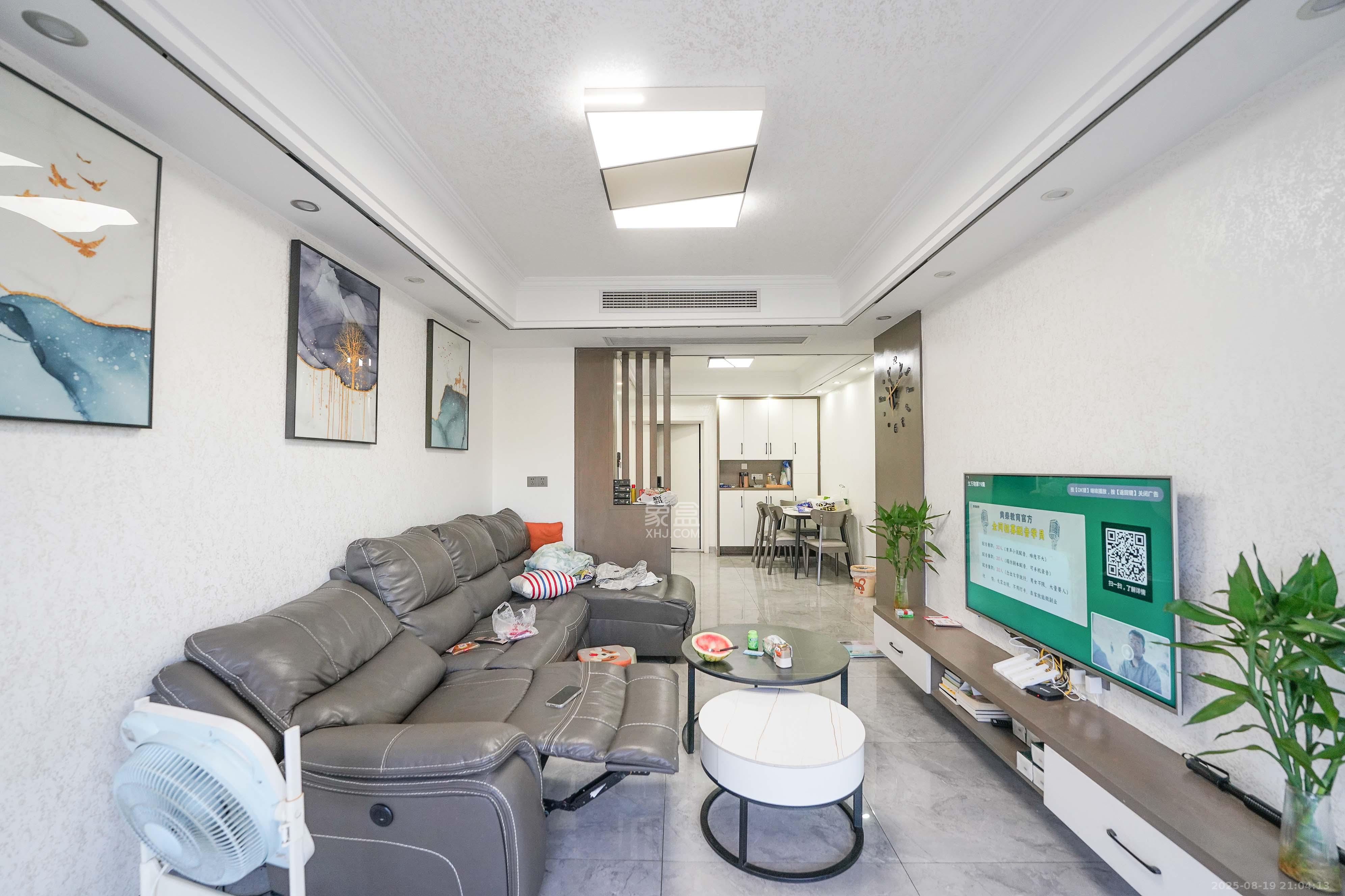 金谷豪庭 2室2厅1卫 52.8万 金谷豪庭 2室2厅1卫 52.8万客厅