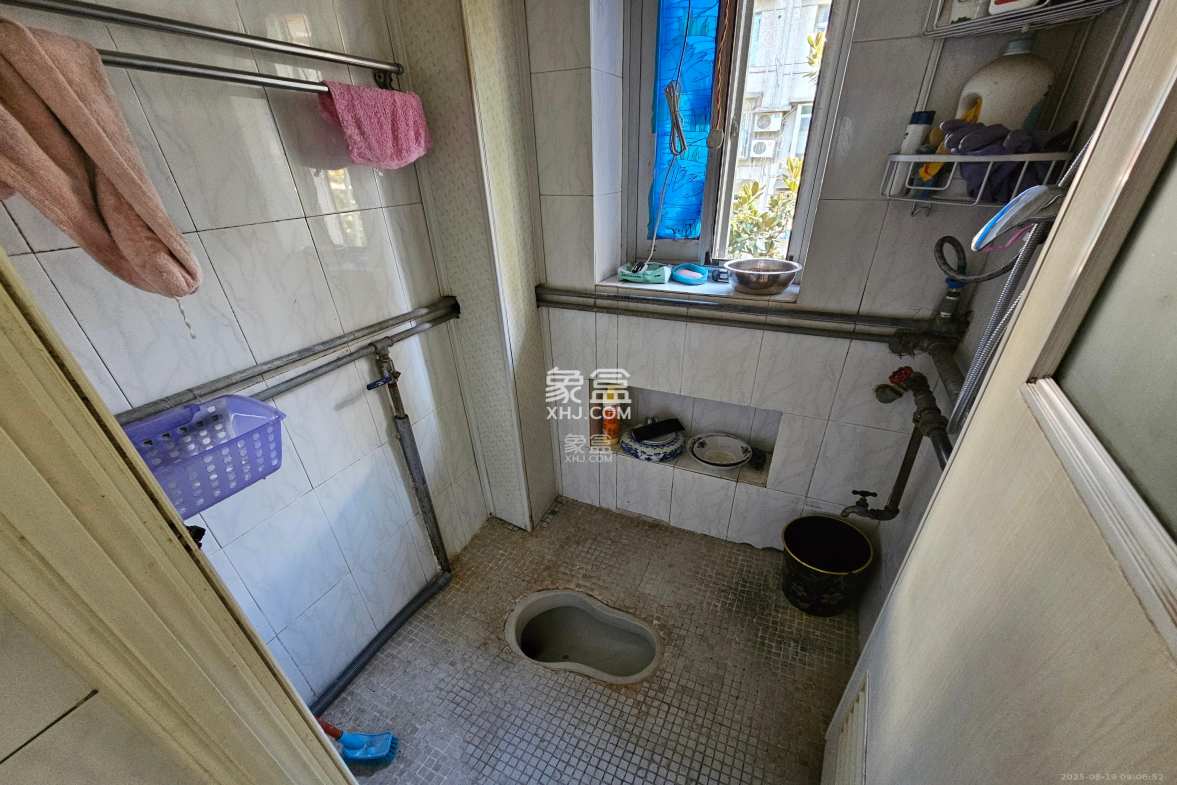 五水厂宿舍  2室1厅1卫    1700.0元/月 五水厂宿舍  2室1厅1卫    1700.0元/月室内图