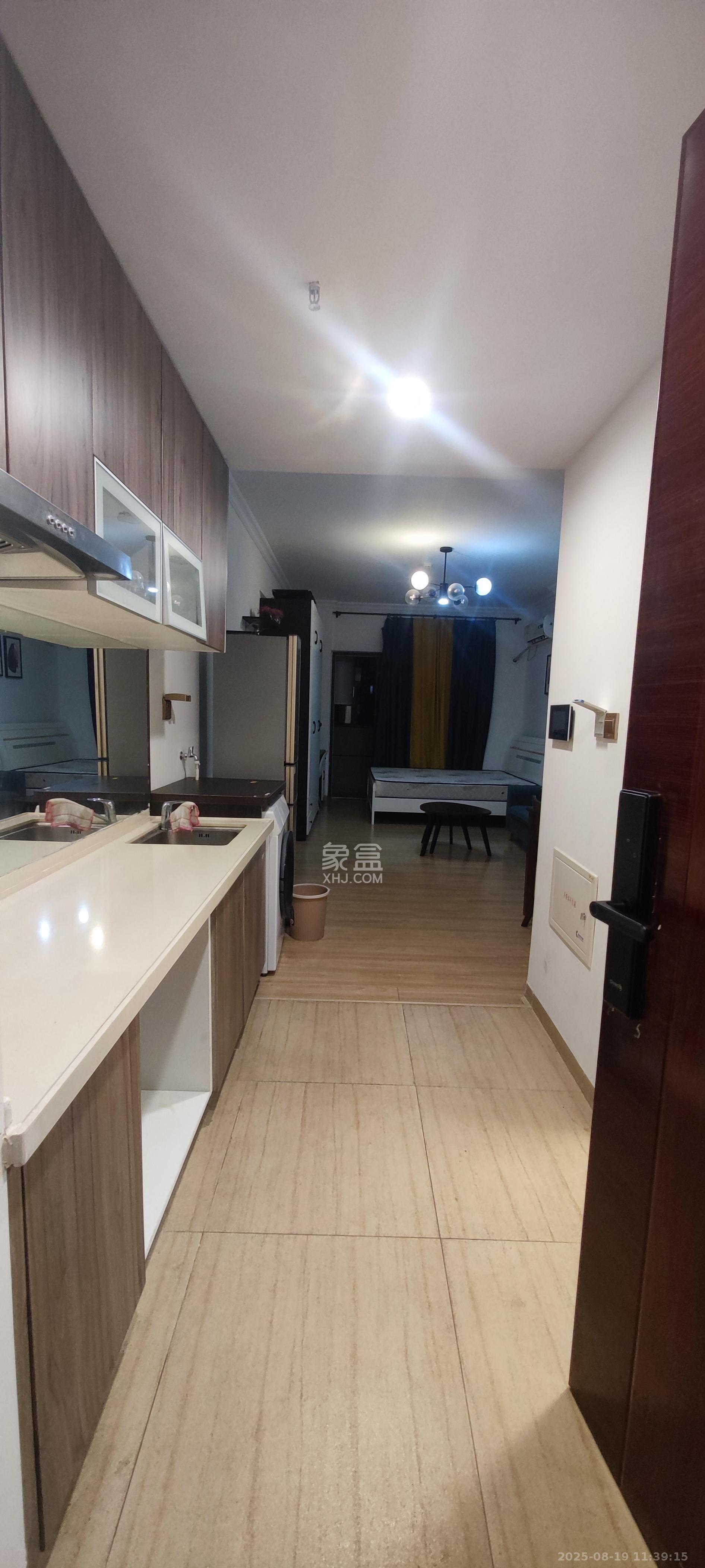 碧桂园星城首府  1室1厅1卫    1350.0元/月室内图