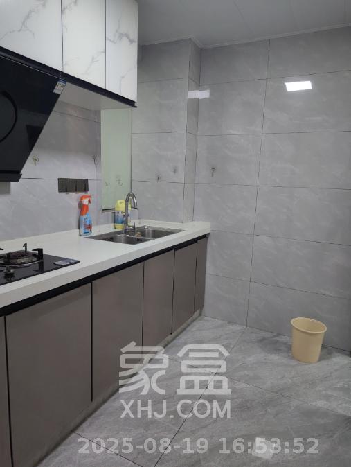 新天地步步高  1室1厅1卫    1100.0元/月室内图