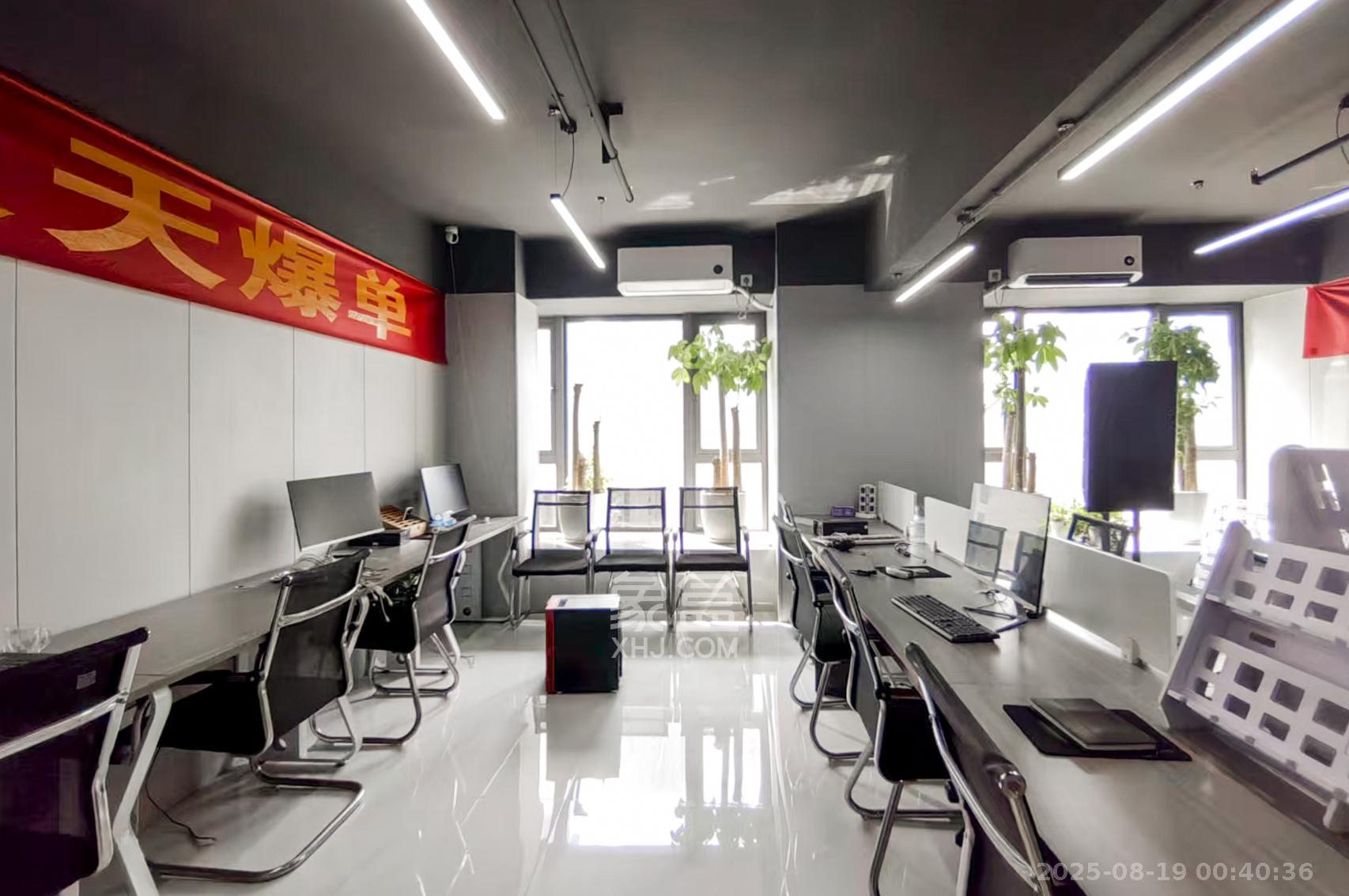 卓越浅水湾 1室0厅0卫 26.0万 卓越浅水湾 1室0厅0卫 26.0万客厅