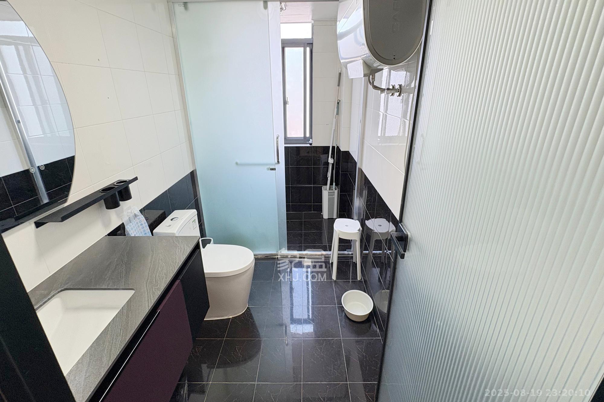 颐美园 4室2厅2卫 130.0万 颐美园 4室2厅2卫 130.0万卫生间