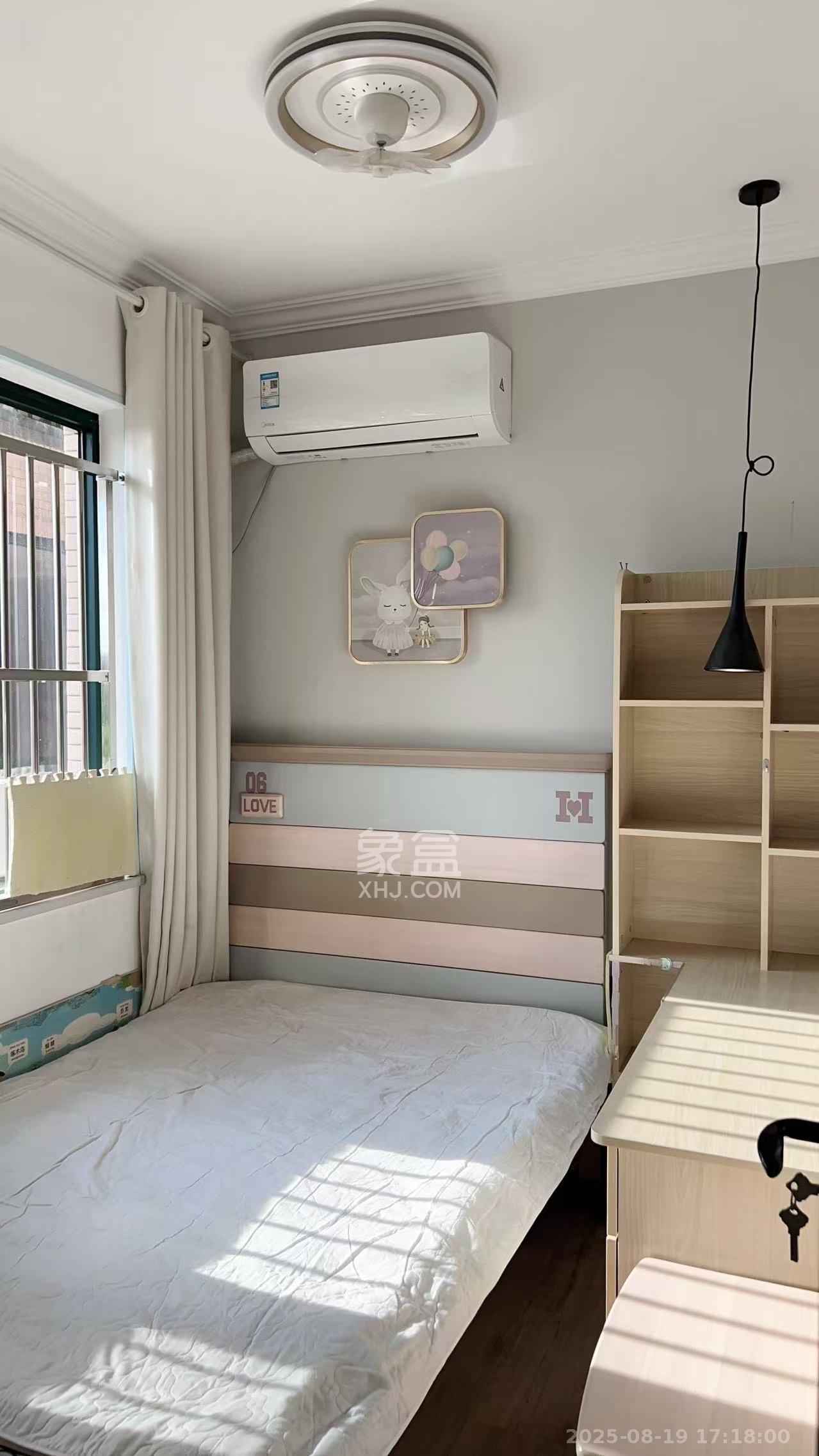 丽发新城  3室2厅1卫   2100.00元/月室内图