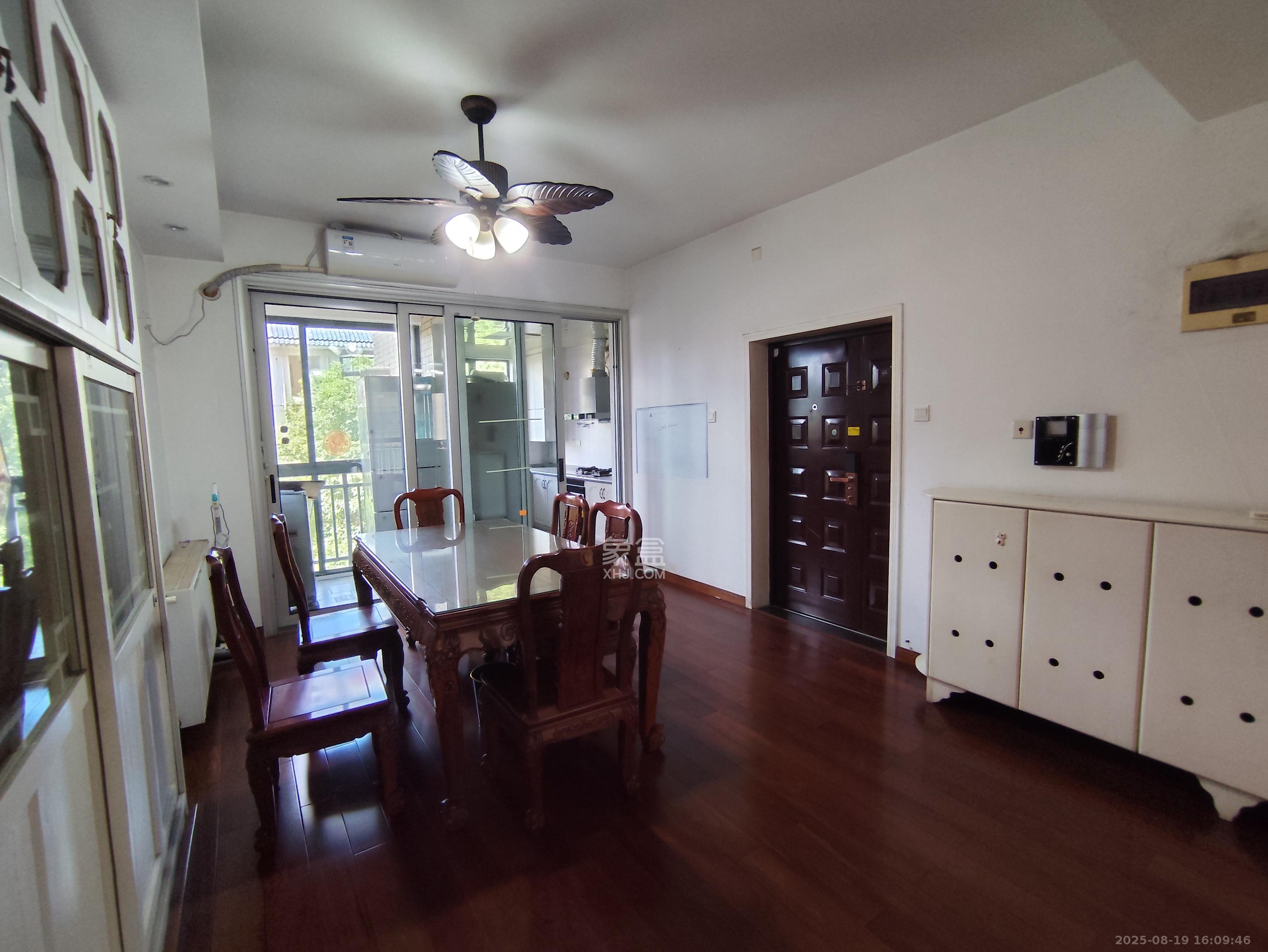 八方小区D区 4室2厅2卫 4800.0元/月 八方小区D区 4室2厅2卫 4800.0元/月室内图