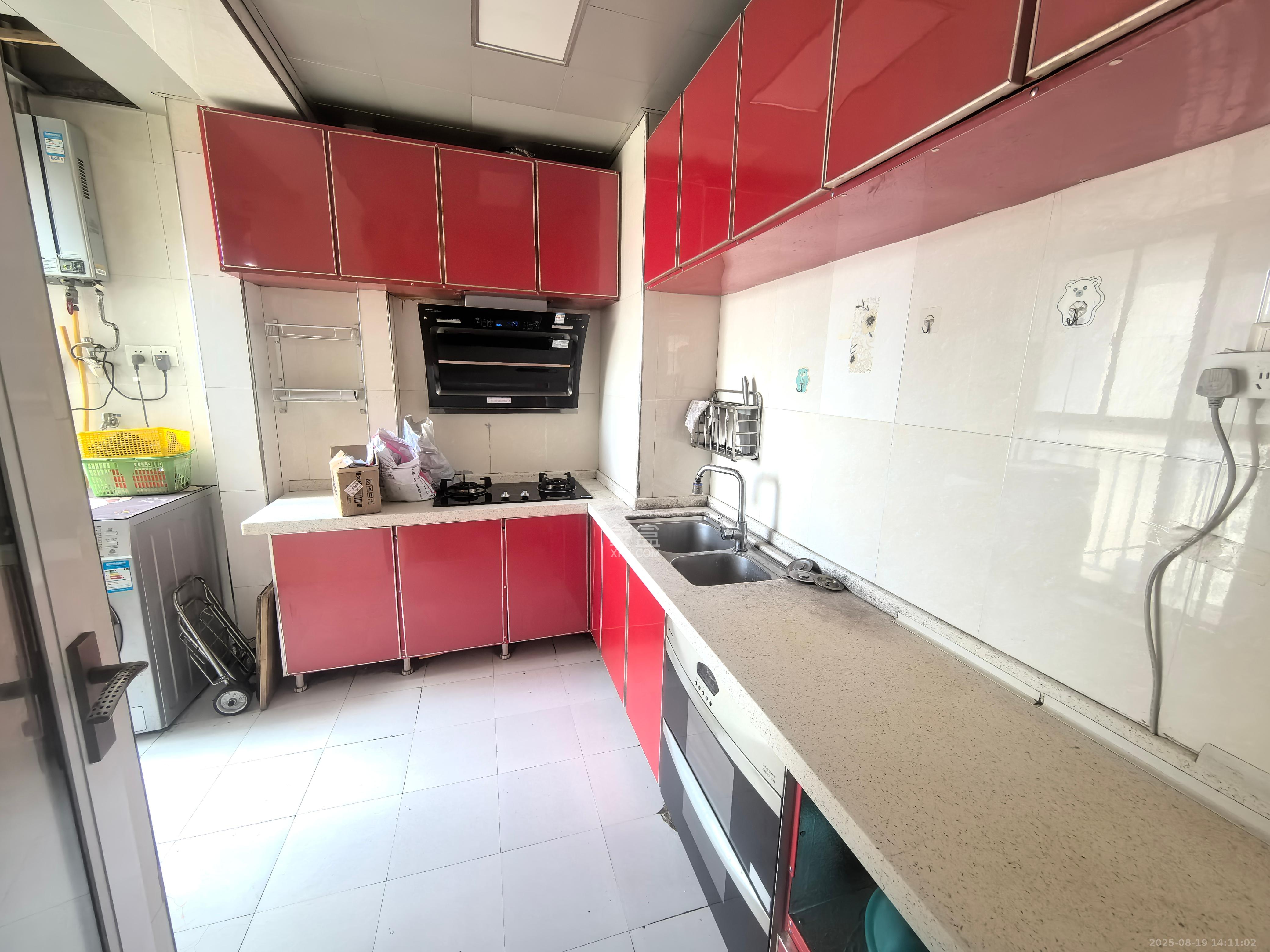 童话里 3室2厅1卫 1900.0元/月 童话里 3室2厅1卫 1900.0元/月室内图