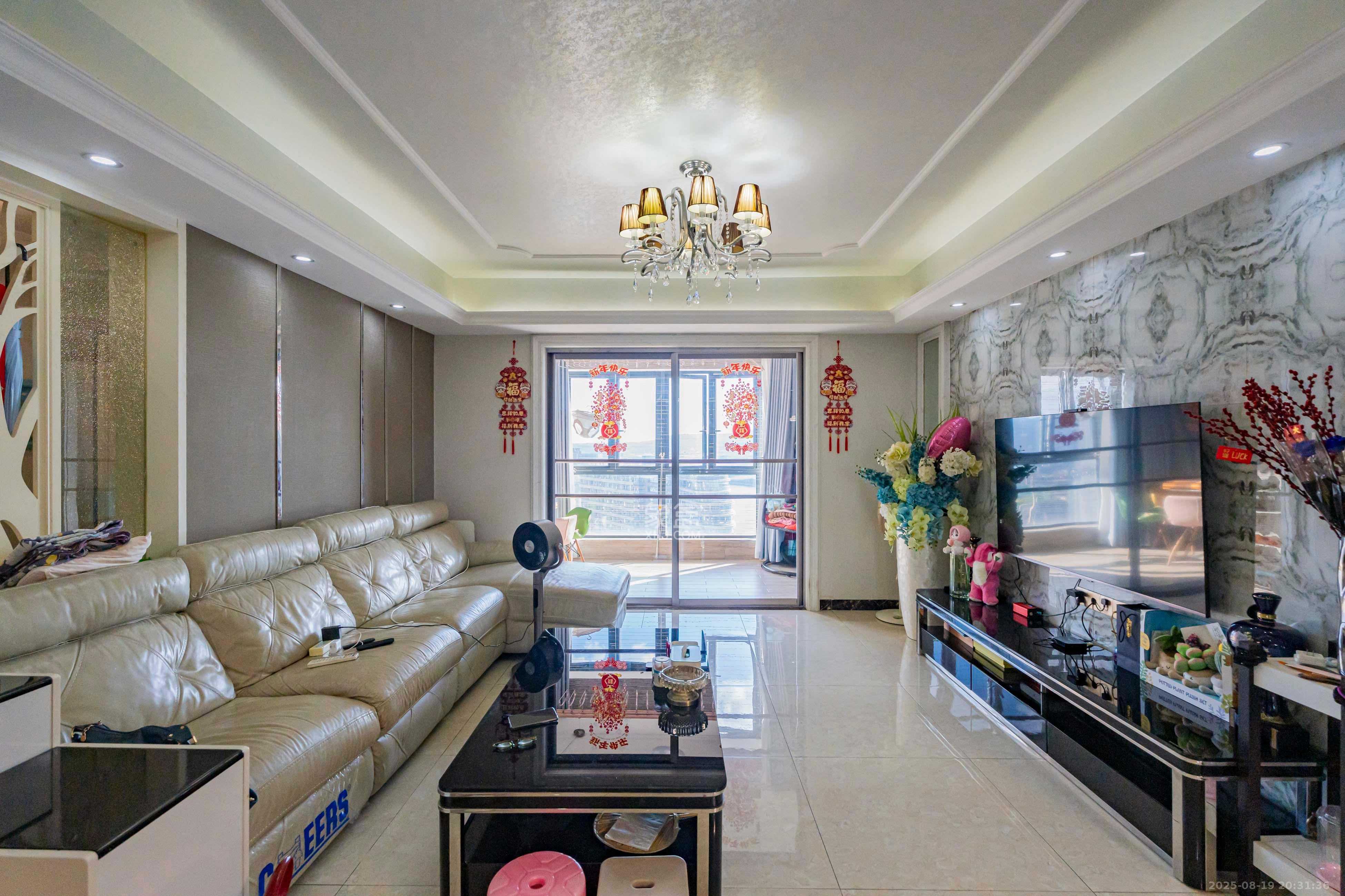 复地崑玉国际一期 4室2厅2卫 365.0万 复地崑玉国际一期 4室2厅2卫 365.0万客厅