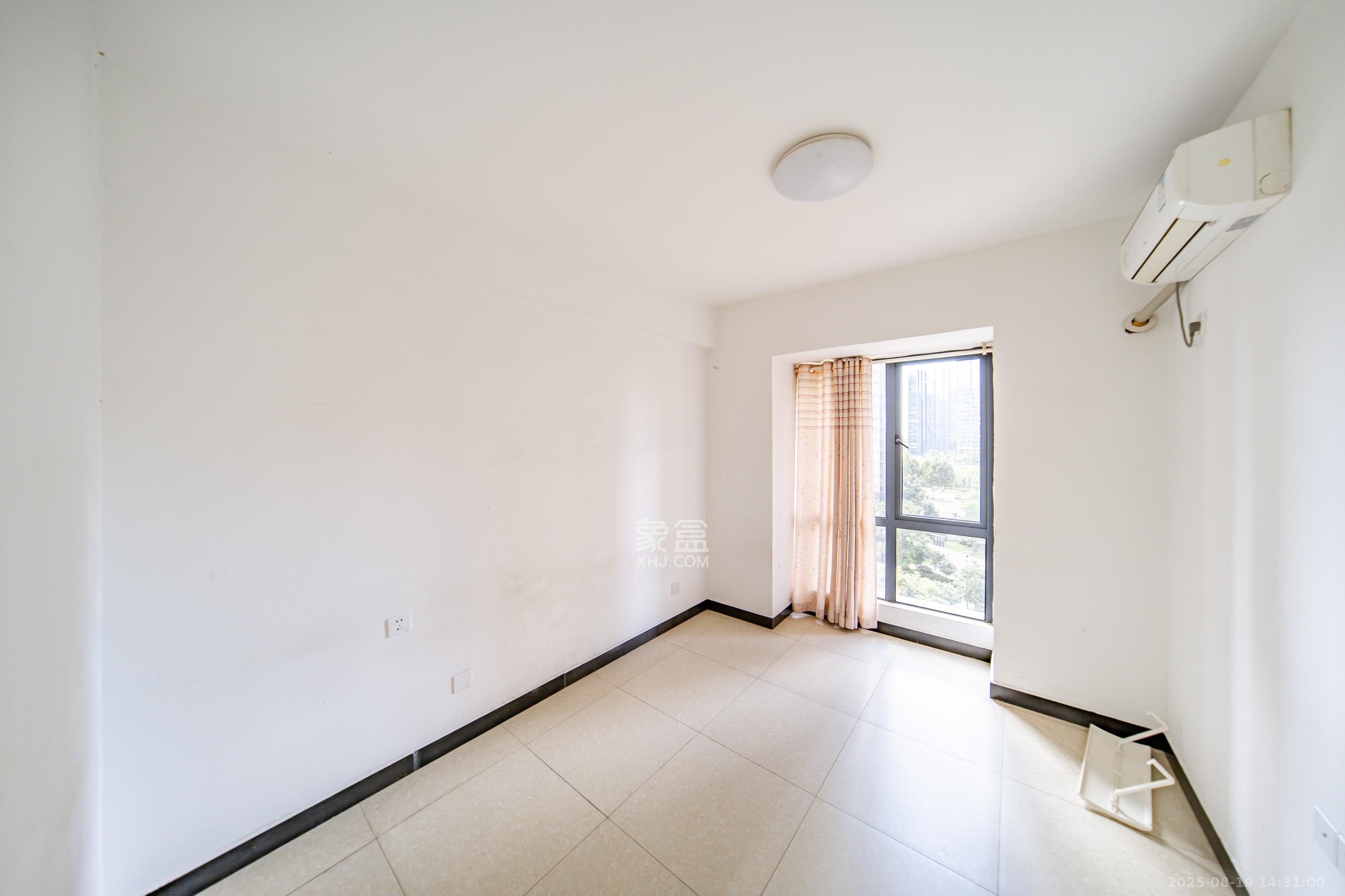 兰亭湾畔  3室2厅2卫    99.0万 兰亭湾畔  3室2厅2卫    99.0万卧室