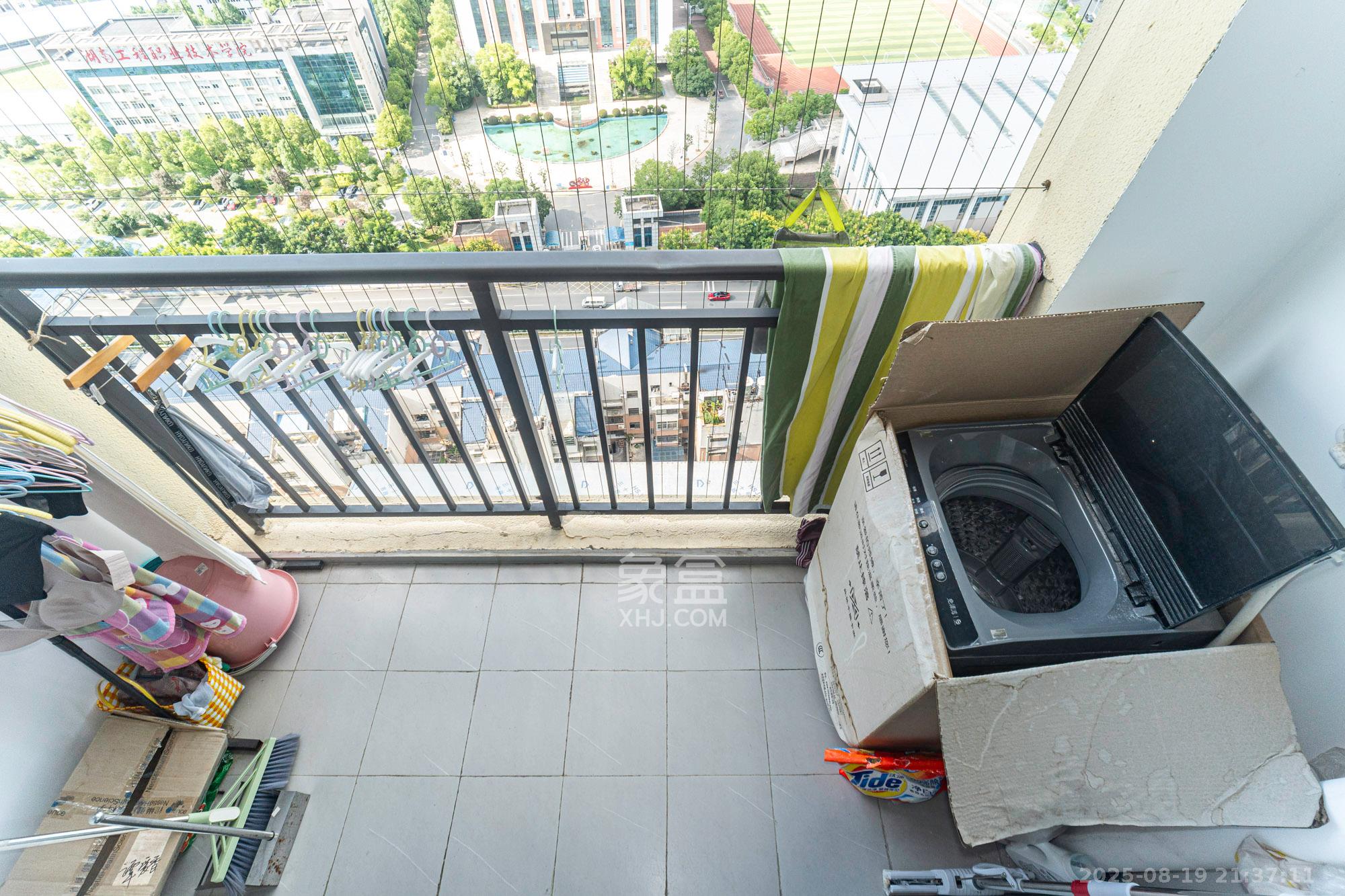 星城春晓 3室2厅1卫 90.0万 星城春晓 3室2厅1卫 90.0万阳台