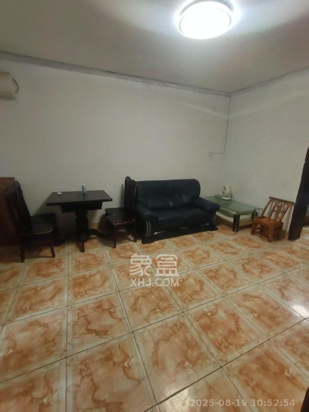 德政园 2室1厅1卫 1400.0元/月 德政园 2室1厅1卫 1400.0元/月室内图