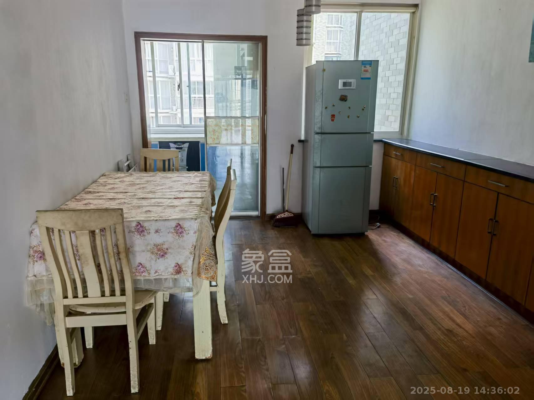 逸景苑  3室2厅2卫   2100.00元/月室内图