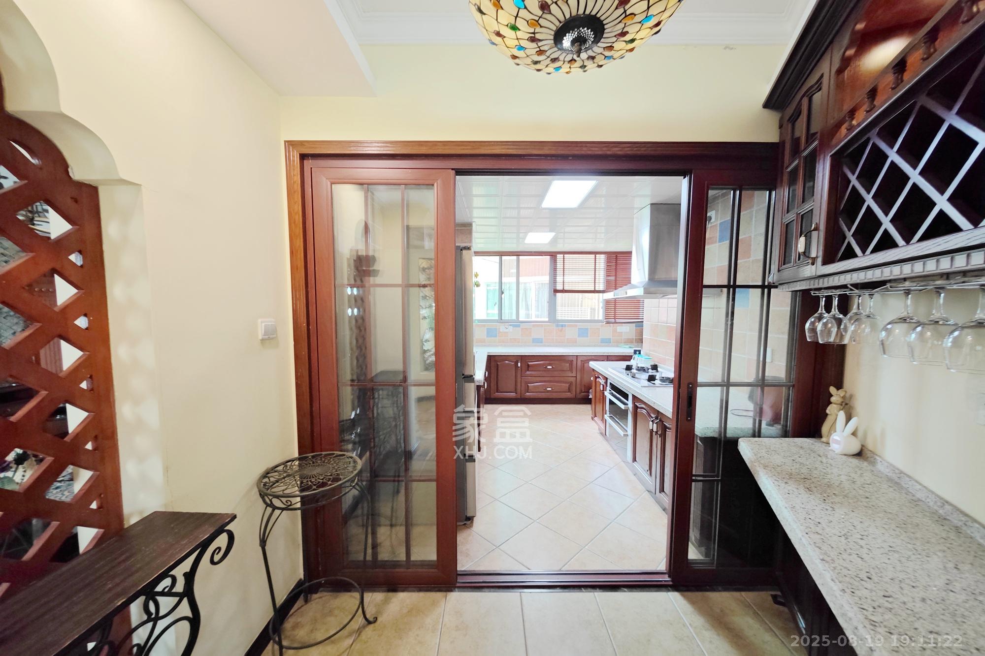 新城新世界一二三期 4室2厅2卫 218.0万 新城新世界一二三期 4室2厅2卫 218.0万其他