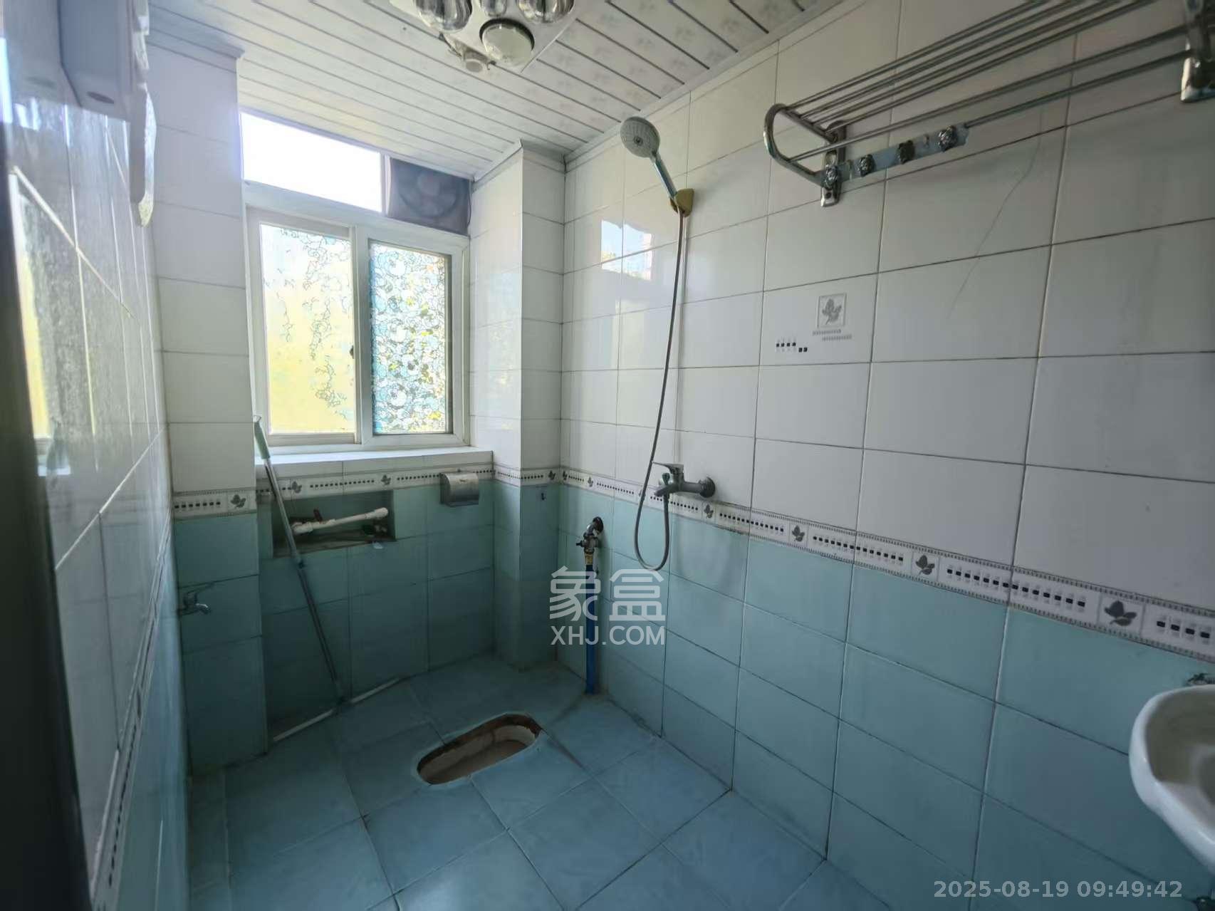 怡景民居 2室2厅1卫 1600.0元/月 怡景民居 2室2厅1卫 1600.0元/月室内图