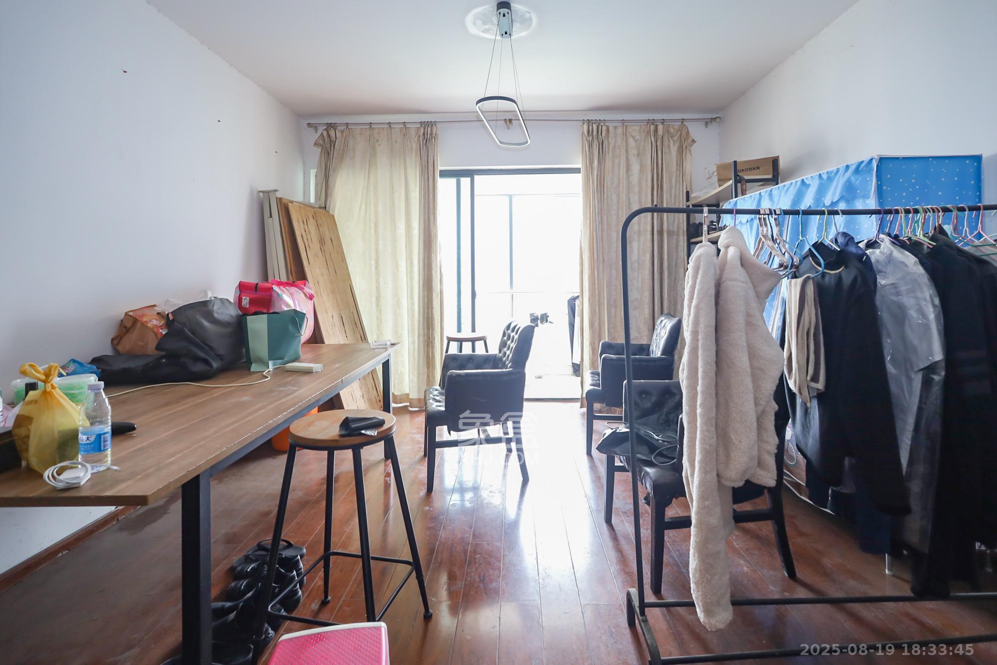 美林银谷  3室2厅1卫    105.0万 美林银谷  3室2厅1卫    105.0万