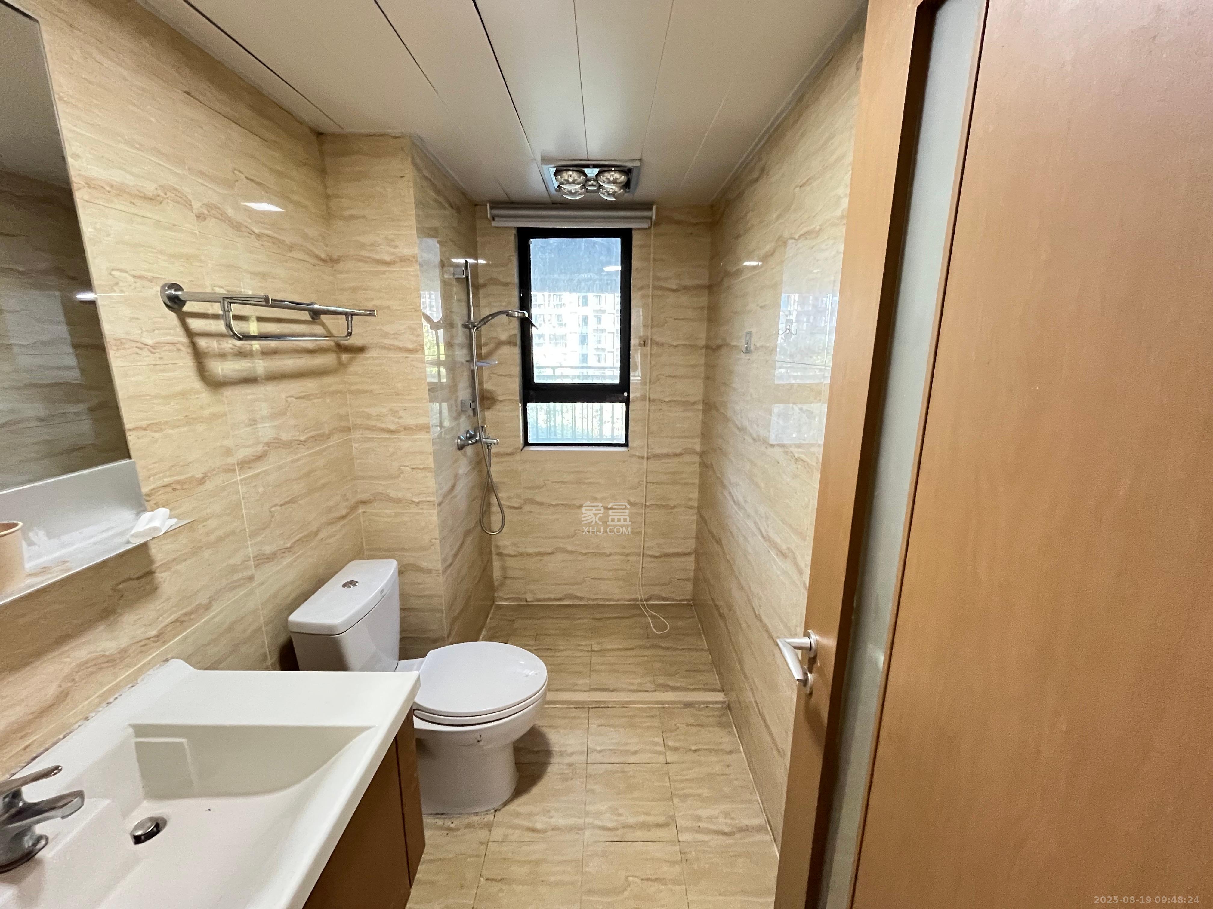 万科魅力之城 4室2厅2卫 2400.0元/月 万科魅力之城 4室2厅2卫 2400.0元/月室内图