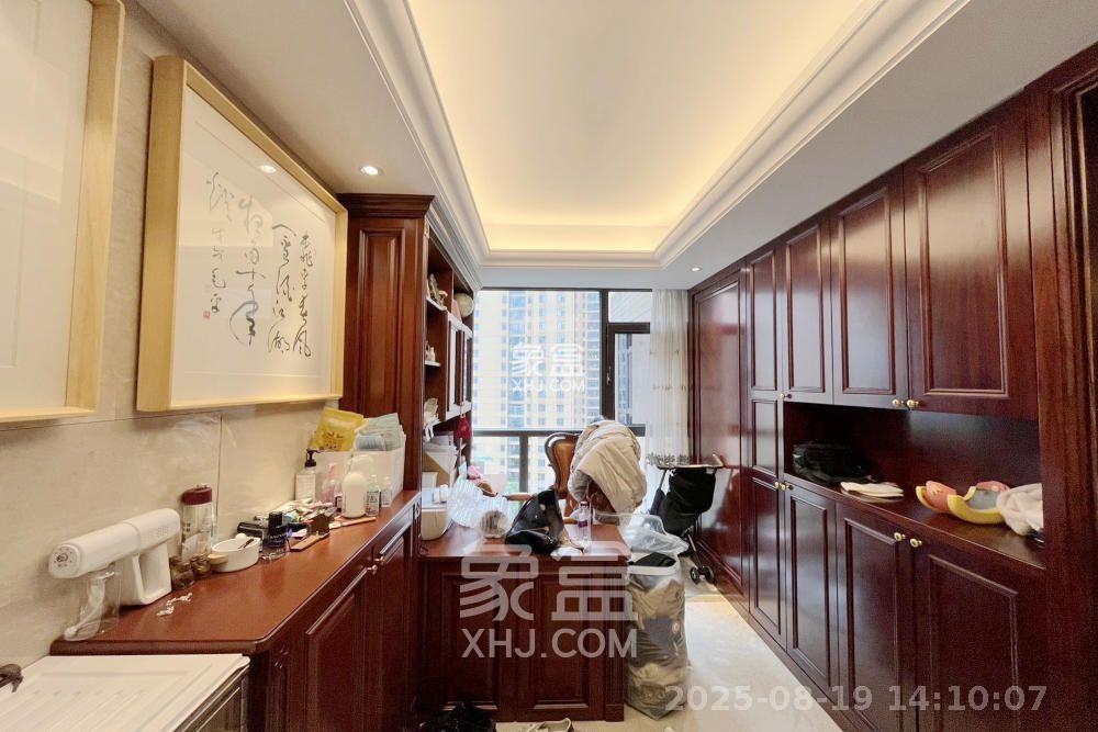 运达中央广场一、二期 3室2厅2卫 11000.0元/月 运达中央广场一、二期 3室2厅2卫 11000.0元/月室内图