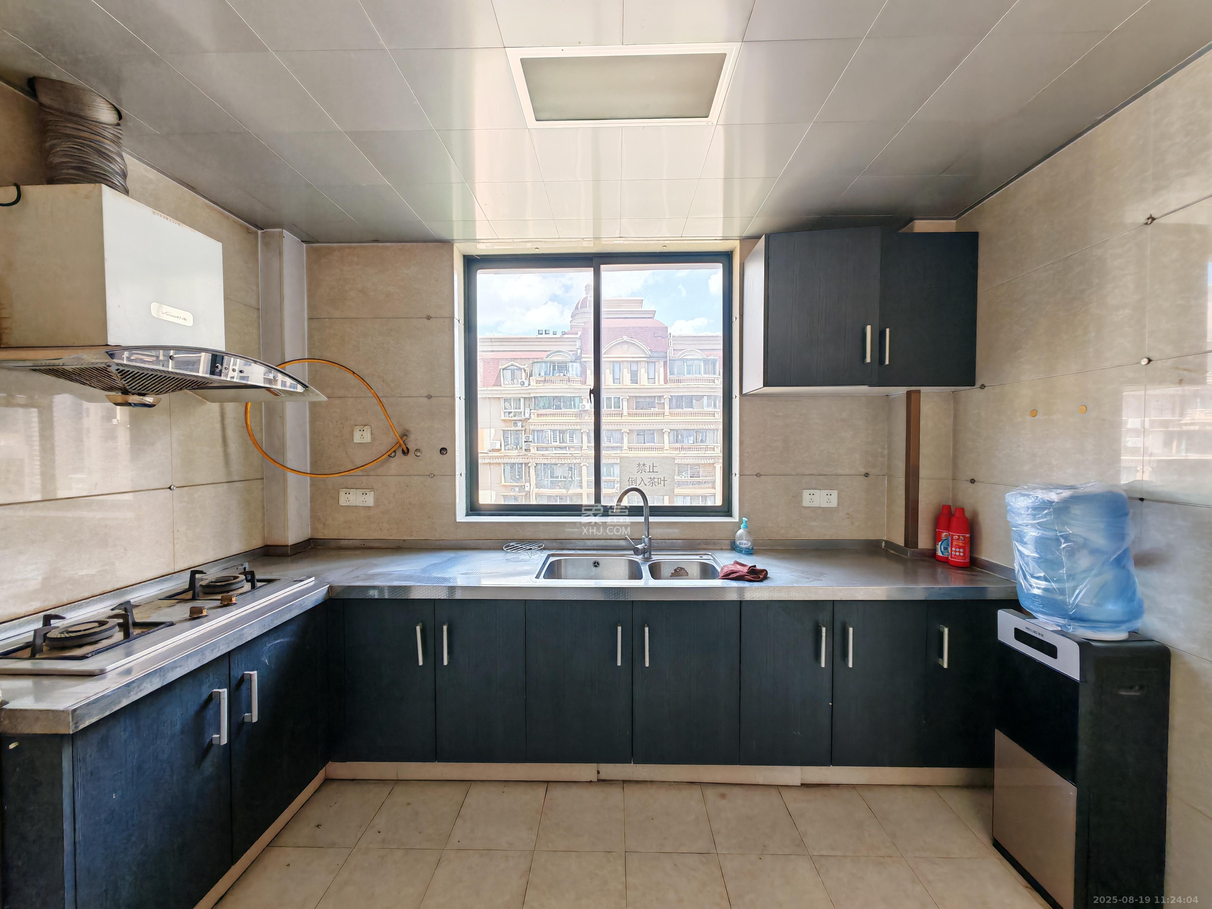 世嘉国际华城  3室2厅2卫    3500.0元/月 世嘉国际华城  3室2厅2卫    3500.0元/月