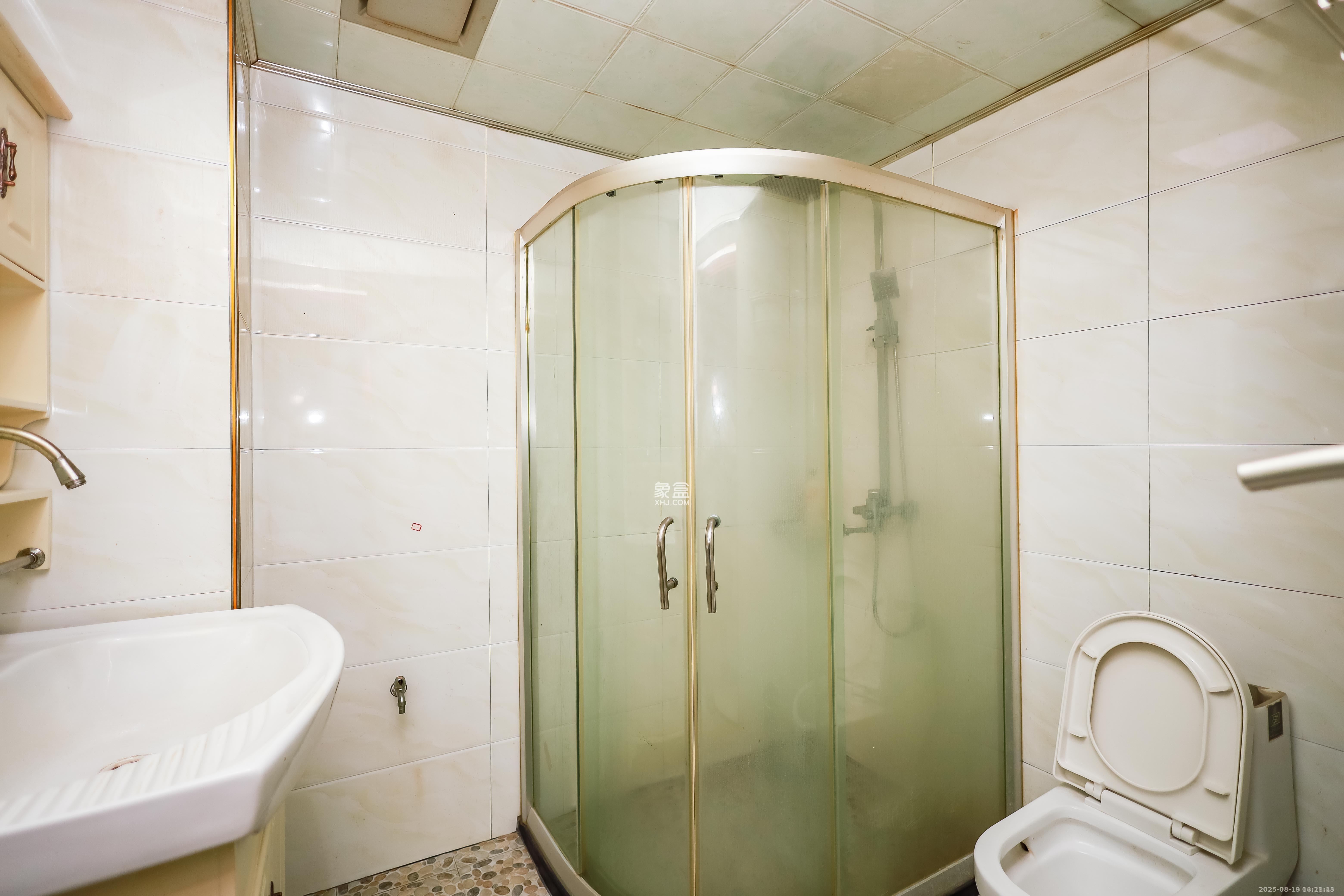 联美品格 3室2厅2卫 2800.0元/月 联美品格 3室2厅2卫 2800.0元/月室内图