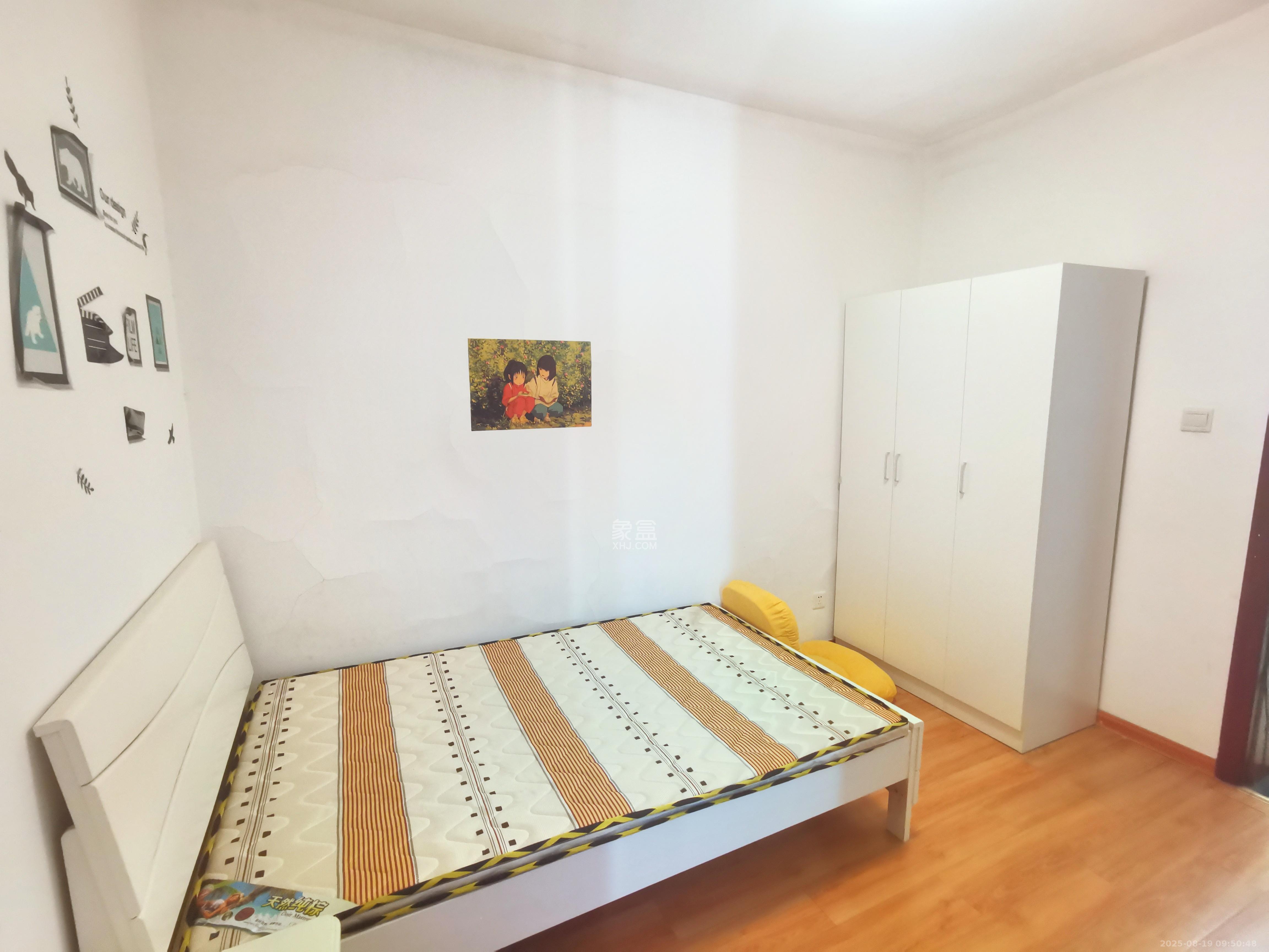 三一街区  3室2厅1卫    1600.0元/月 三一街区  3室2厅1卫    1600.0元/月室内图