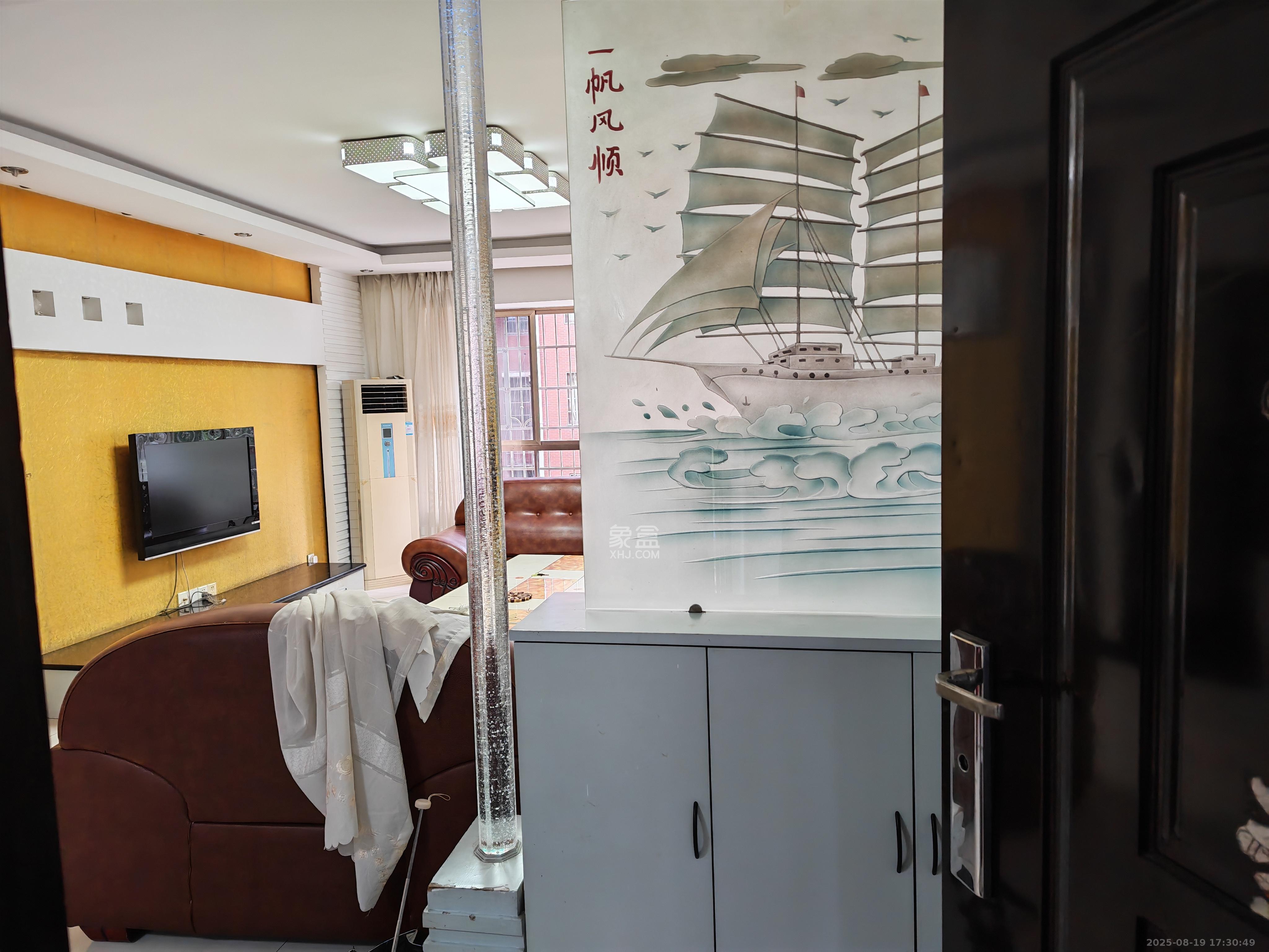 莲湖汽配城  3室2厅2卫   2200.00元/月室内图