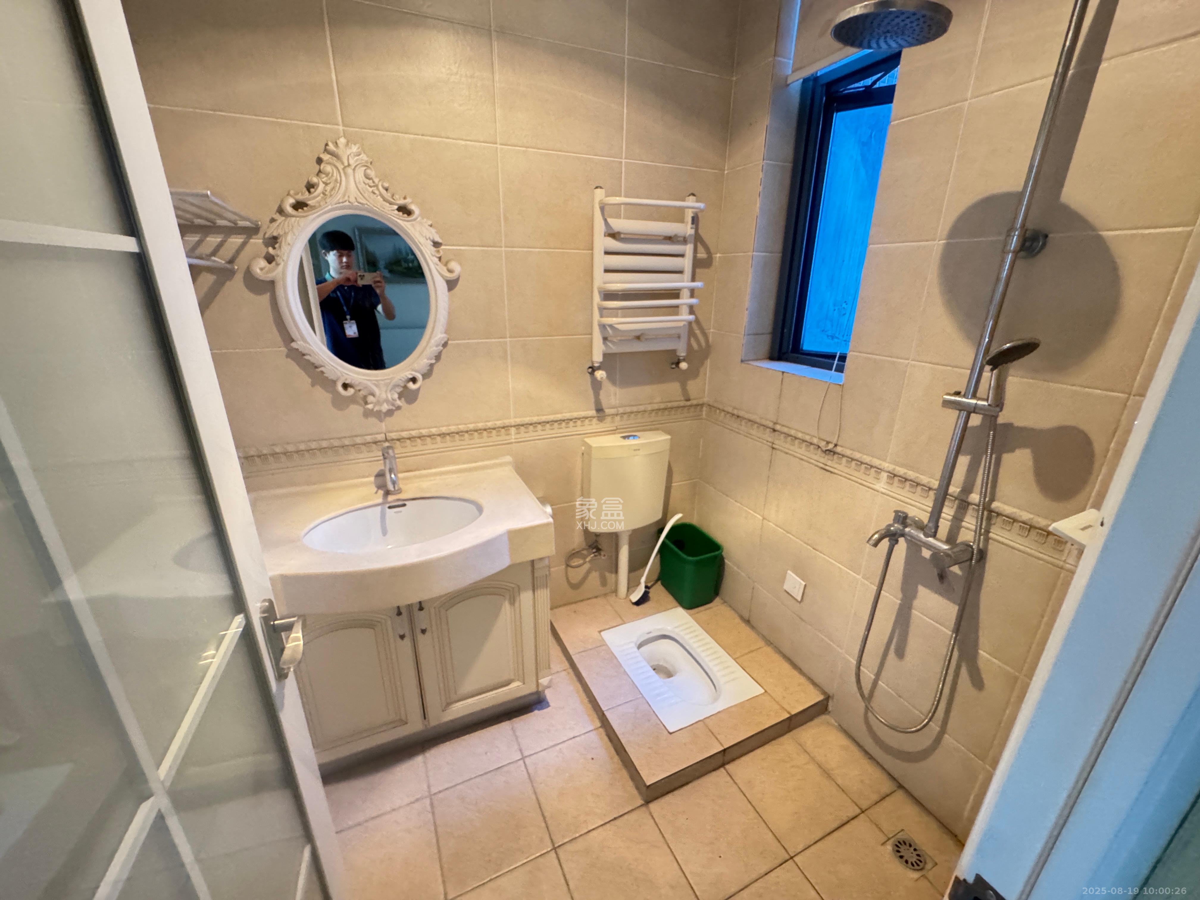 西山汇景一、二期 4室3厅3卫 8500.0元/月 西山汇景一、二期 4室3厅3卫 8500.0元/月室内图