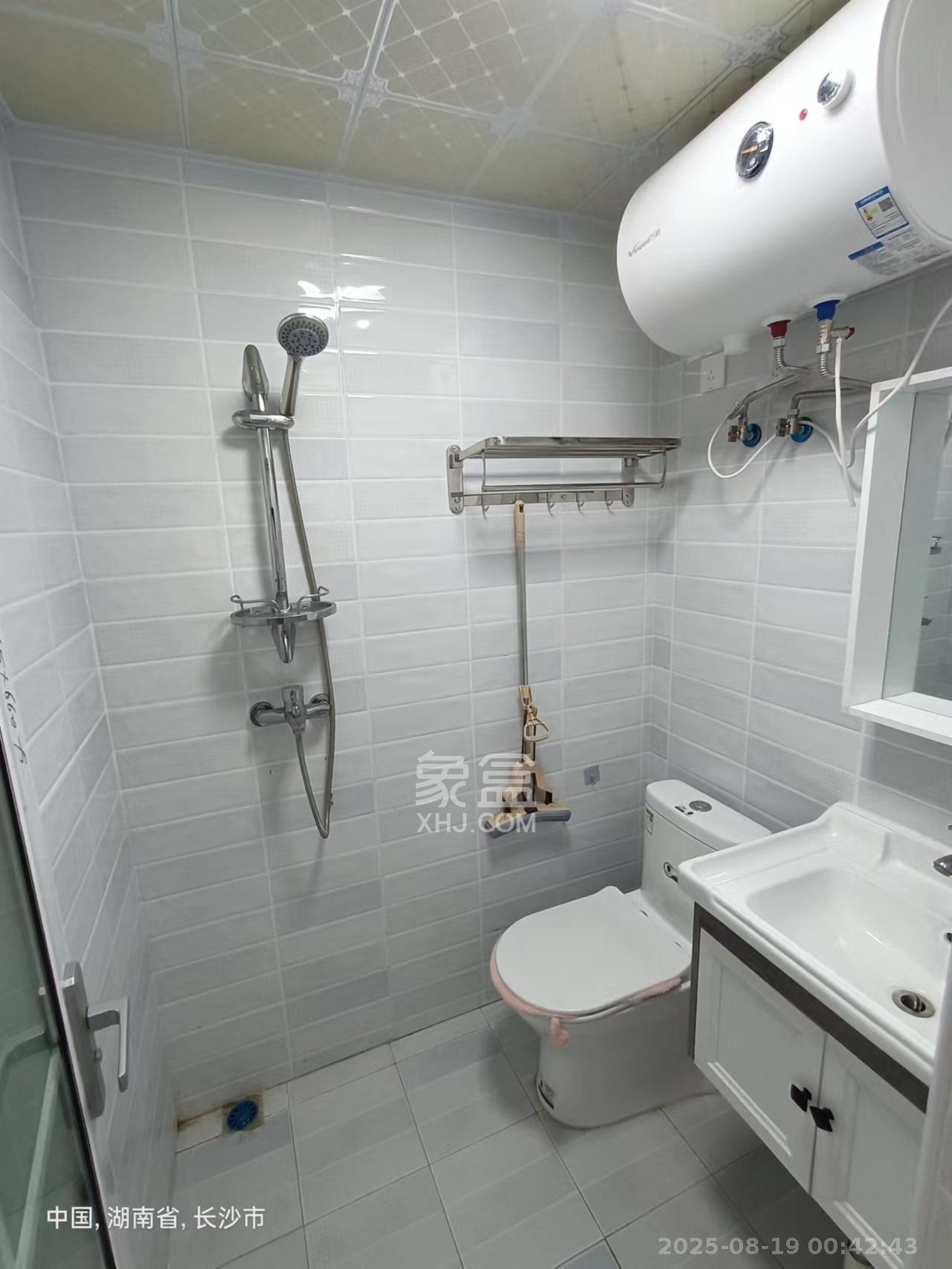 金地铂悦 1室0厅0卫 1100.0元/月 金地铂悦 1室0厅0卫 1100.0元/月室内图