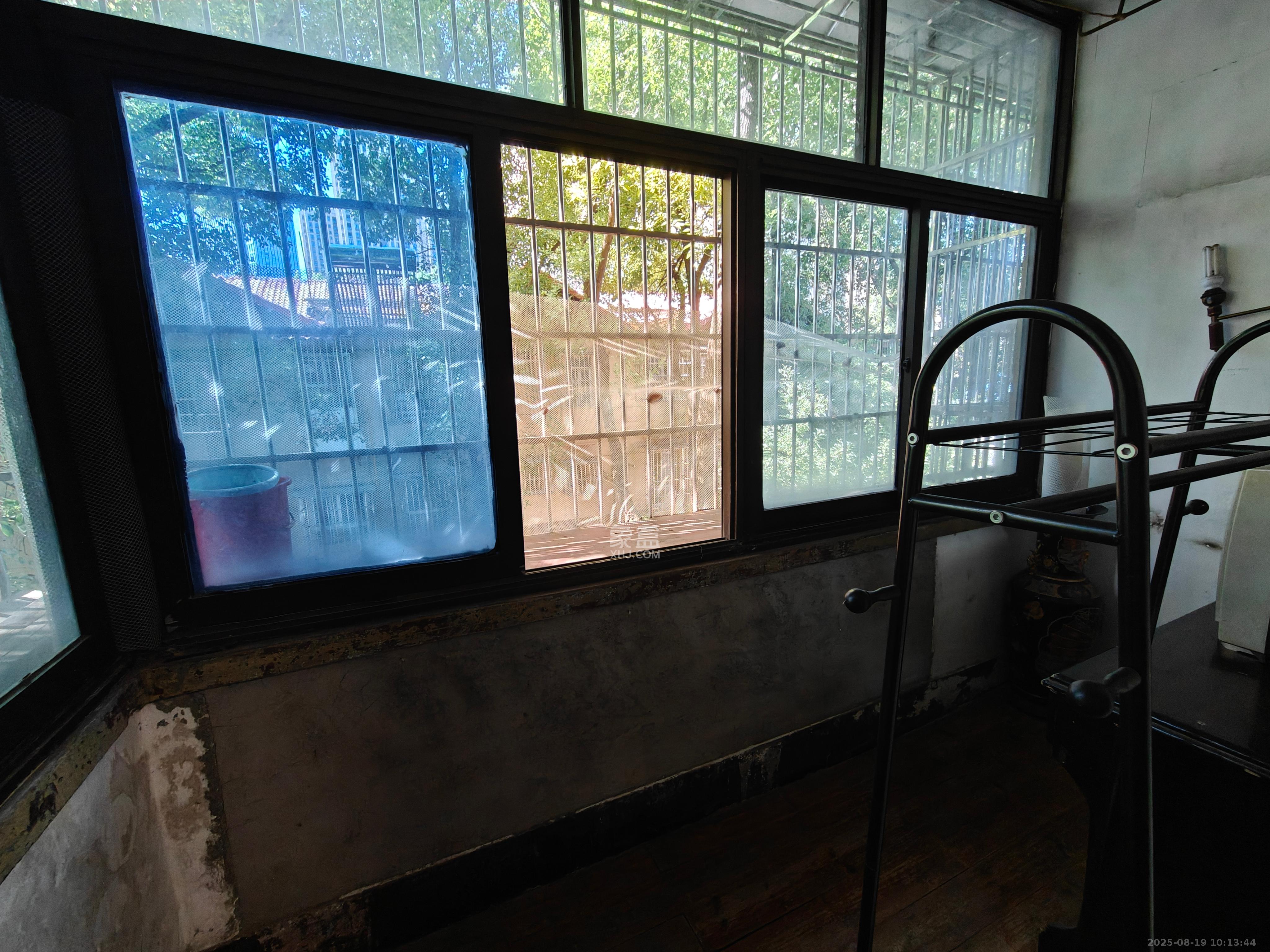 二机小区 2室1厅1卫 700.0元/月 二机小区 2室1厅1卫 700.0元/月室内图