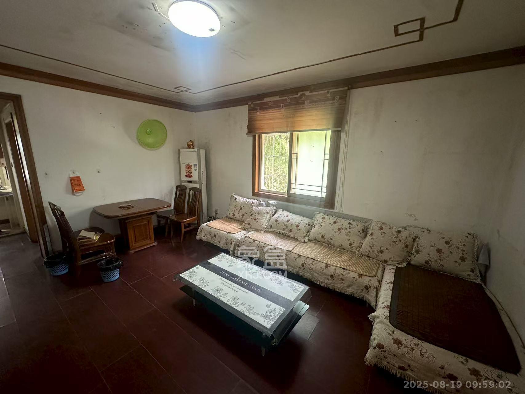 德政园  3室1厅1卫    1900.0元/月 德政园  3室1厅1卫    1900.0元/月室内图